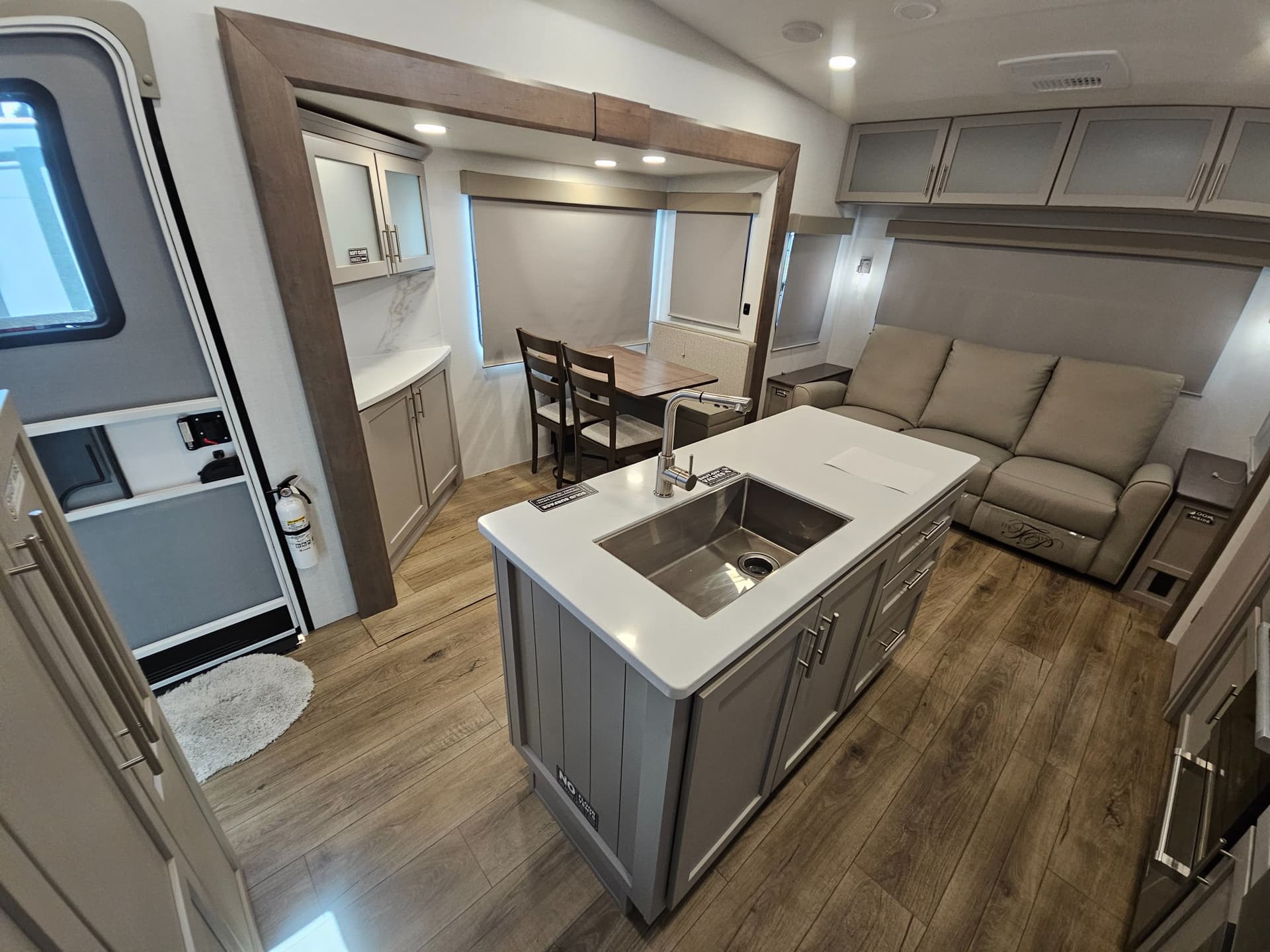 2026 Alliance RV 2026 Alliance RV Avenue - thumbnail 7