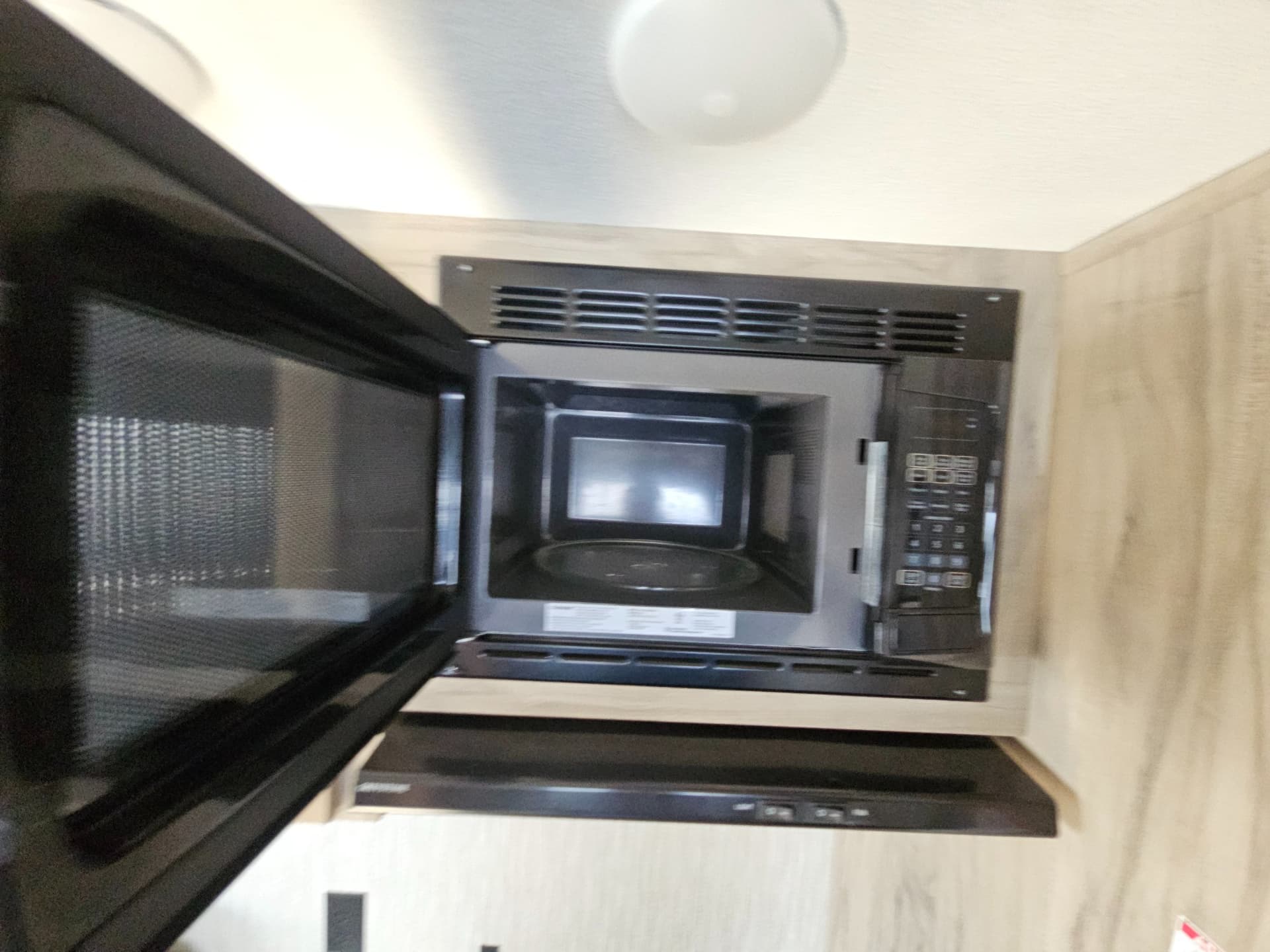 2021 Forest River 2021 Forest River Cherokee Arctic Wolf - thumbnail 15