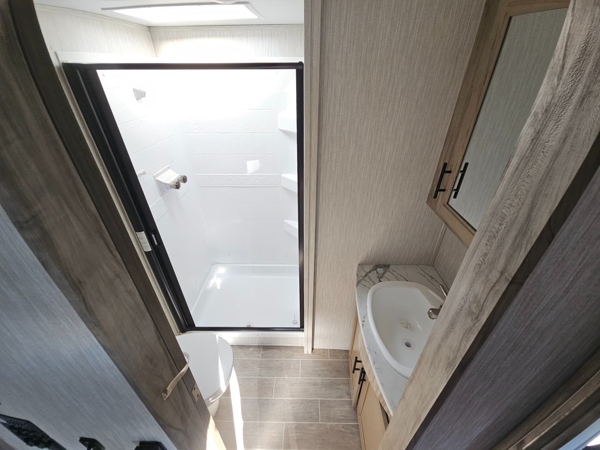 2021 Forest River 2021 Forest River Cherokee Arctic Wolf - thumbnail 21