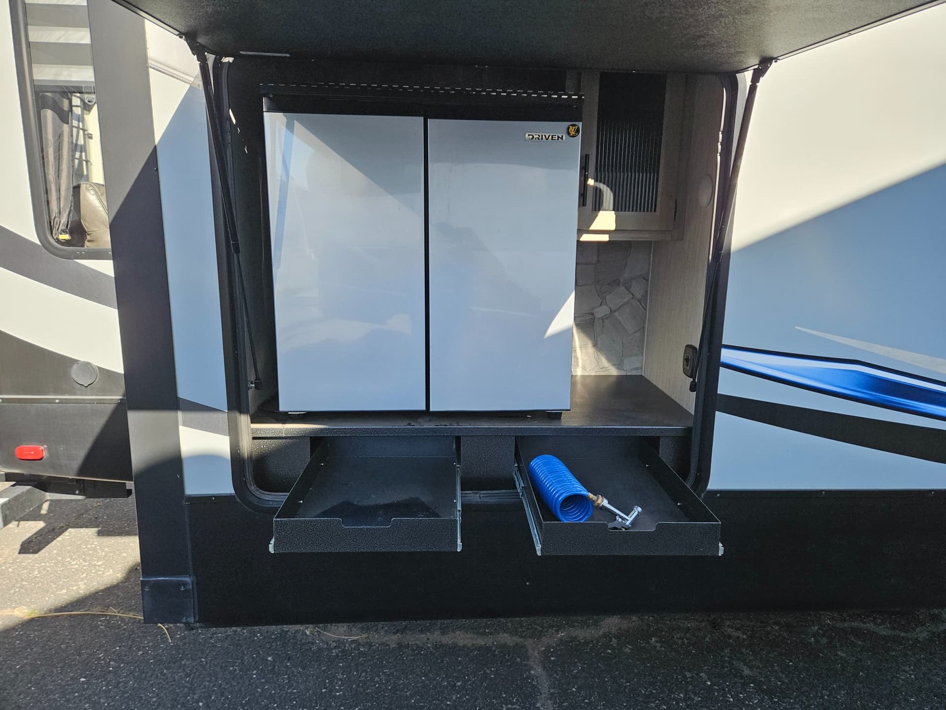 2021 Forest River 2021 Forest River Cherokee Arctic Wolf - thumbnail 40