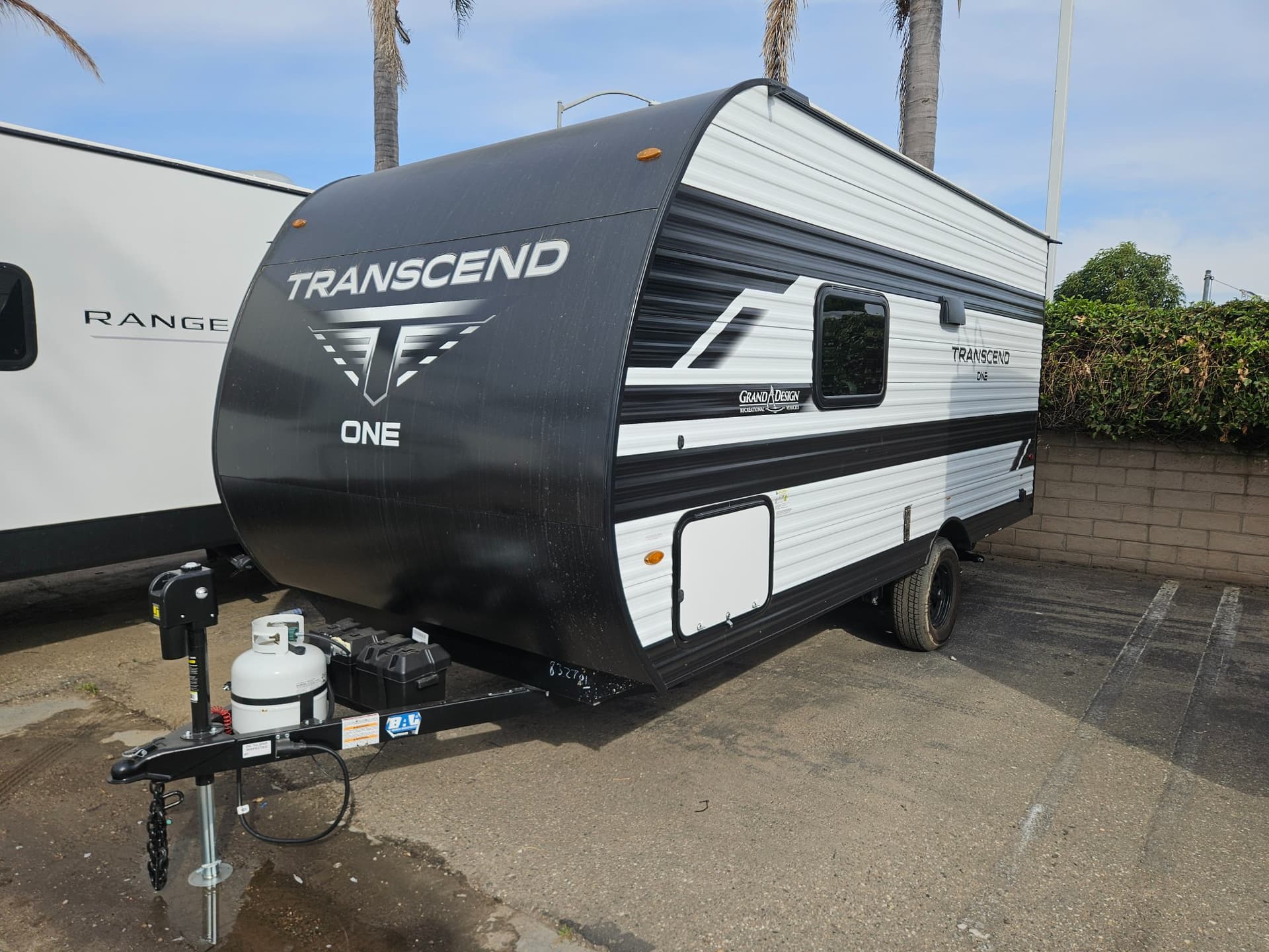 2025 Grand Design 2025 Grand Design Transcend - thumbnail 2