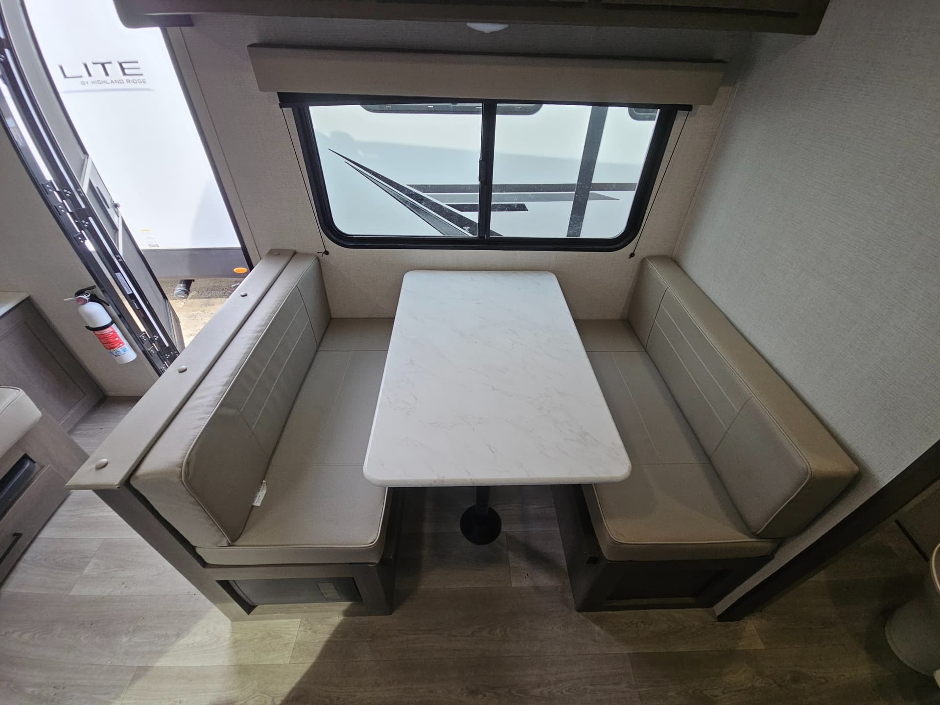 2025 Grand Design 2025 Grand Design Transcend - thumbnail 6