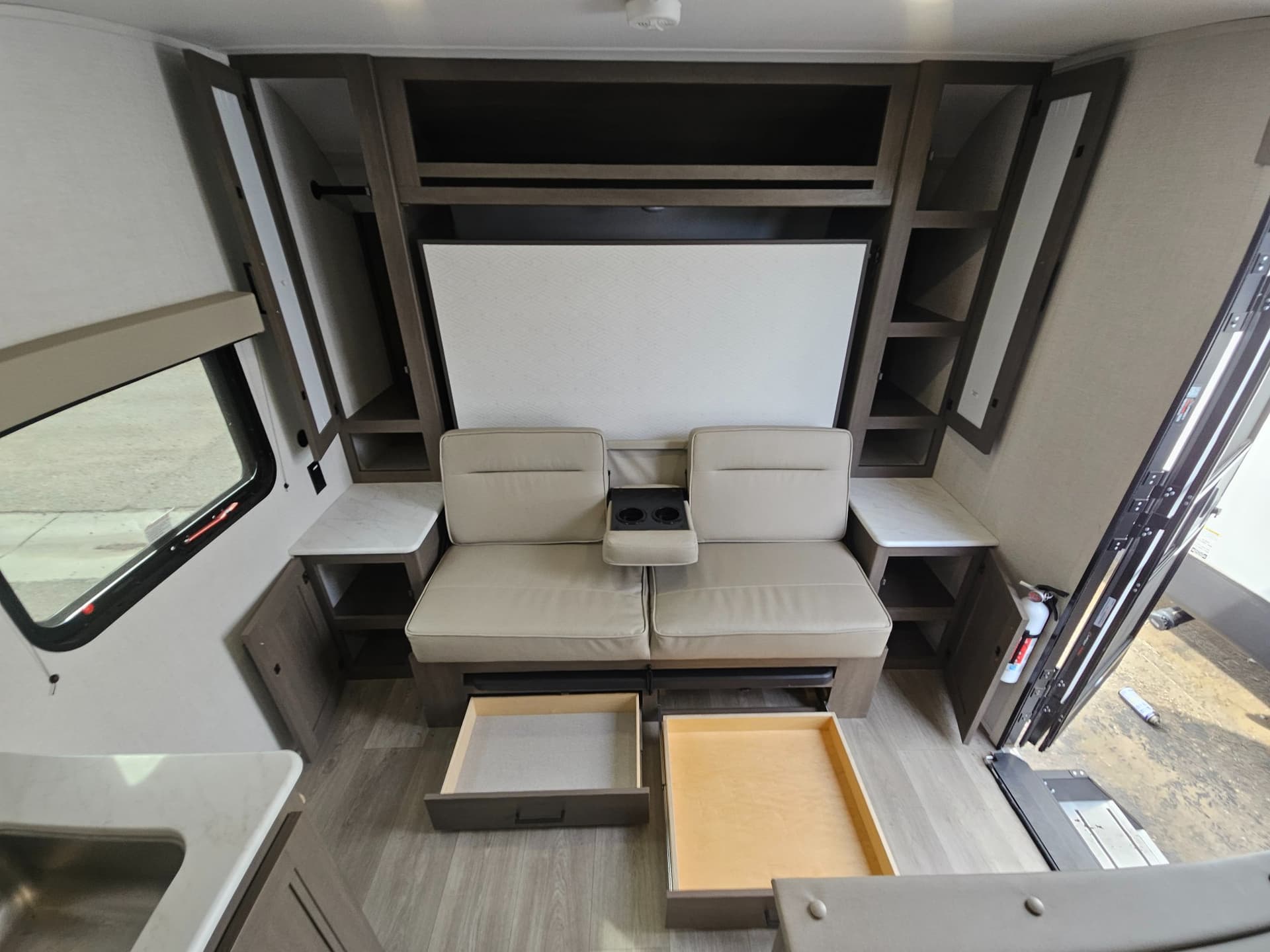 2025 Grand Design 2025 Grand Design Transcend - thumbnail 15