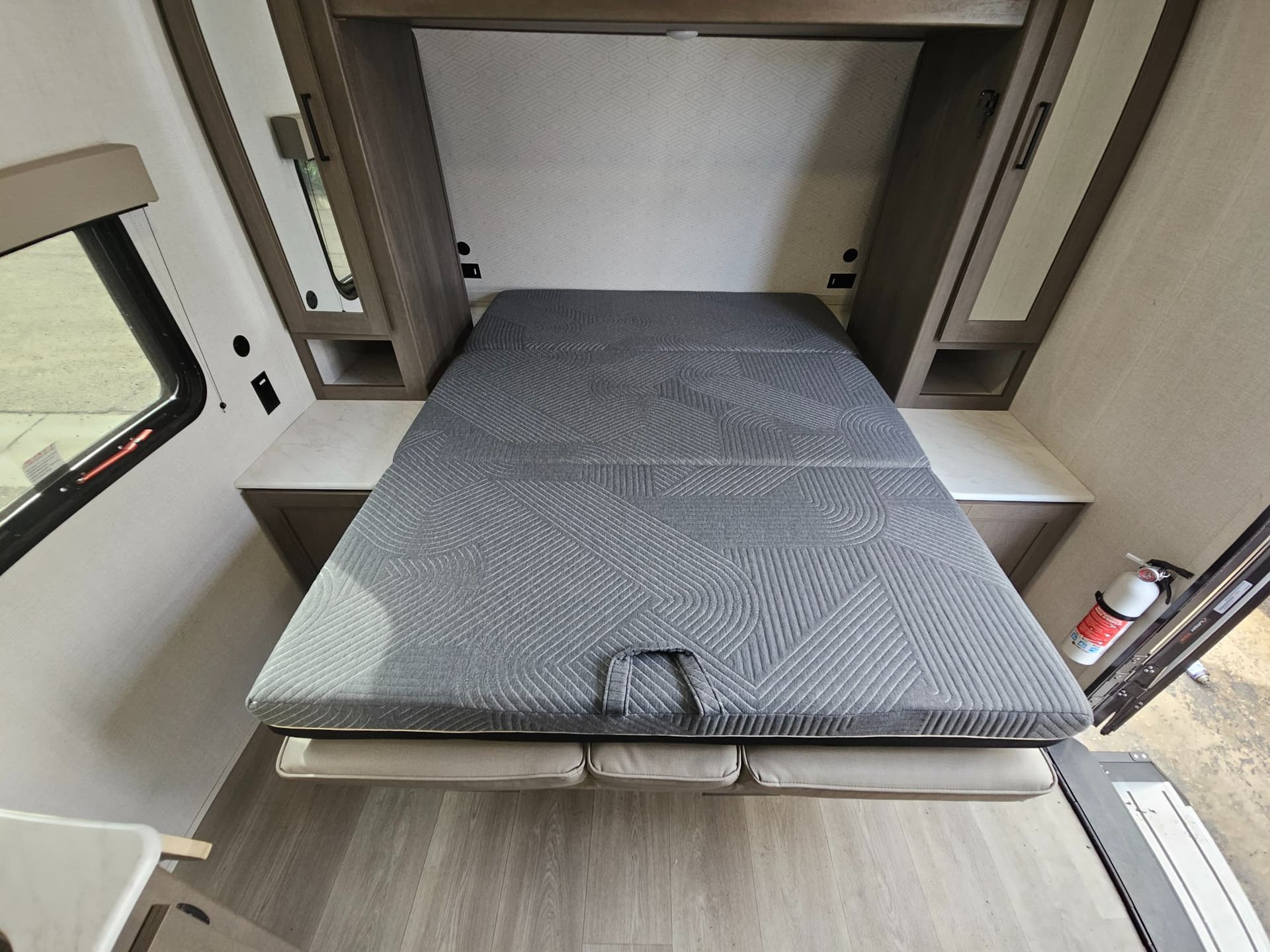 2025 Grand Design 2025 Grand Design Transcend - thumbnail 17