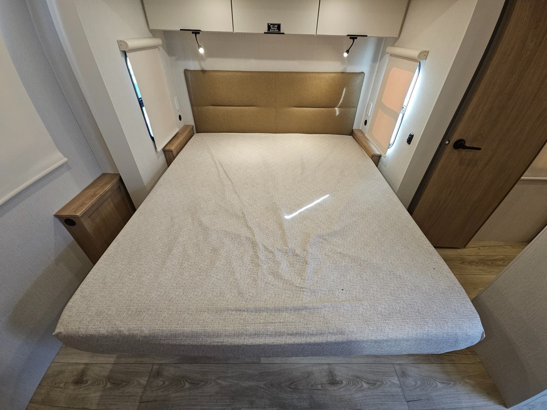 2026 Winnebago 2026 Winnebago Thrive - thumbnail 25