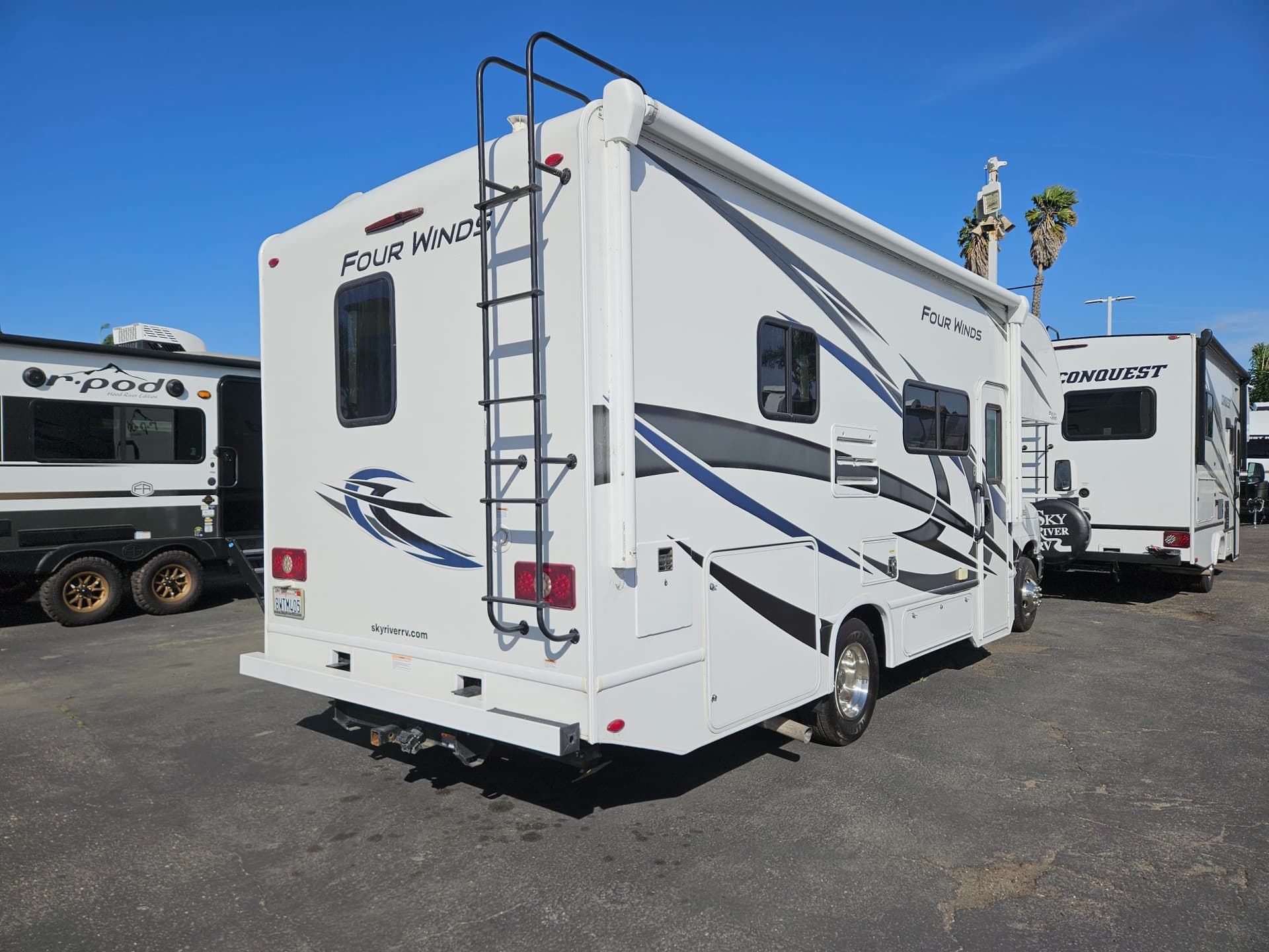 2021 Thor Motor Coach 2021 Thor Motor Coach Four Winds - thumbnail 2