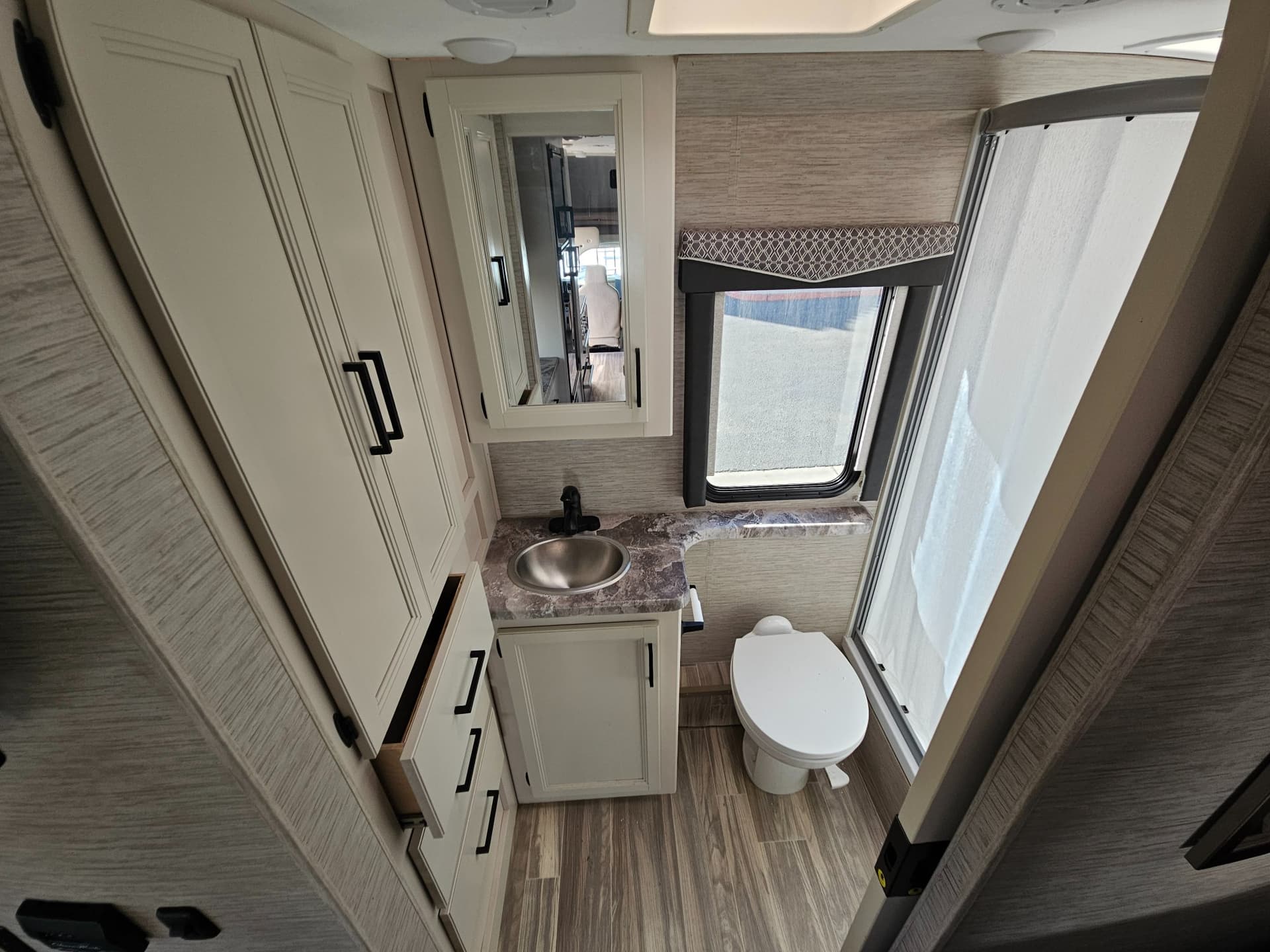 2021 Thor Motor Coach 2021 Thor Motor Coach Four Winds - thumbnail 23