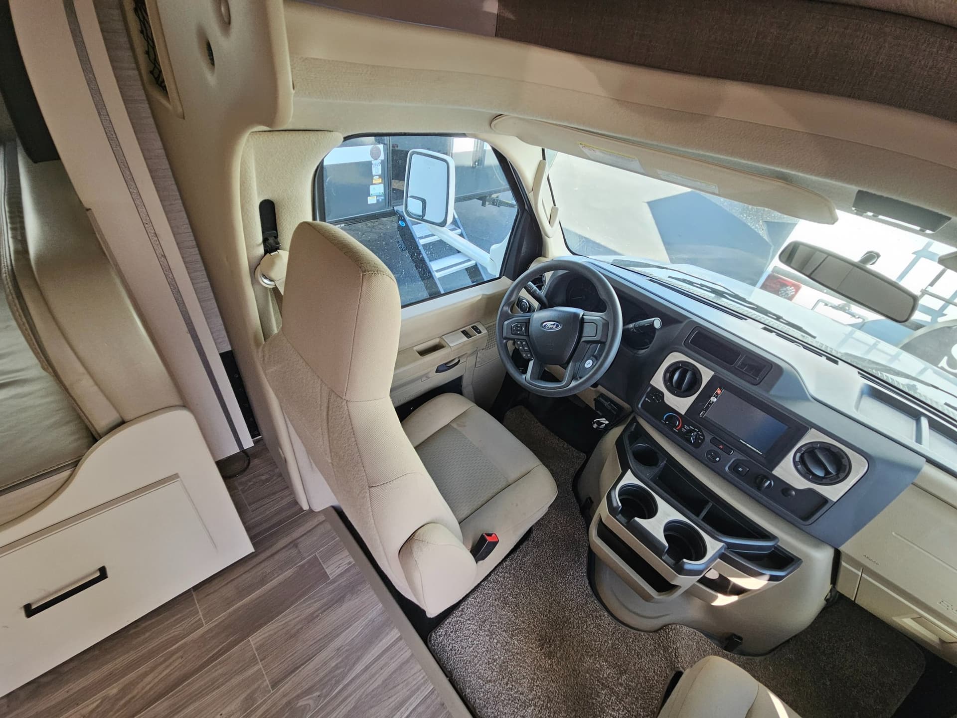 2021 Thor Motor Coach 2021 Thor Motor Coach Four Winds - thumbnail 36