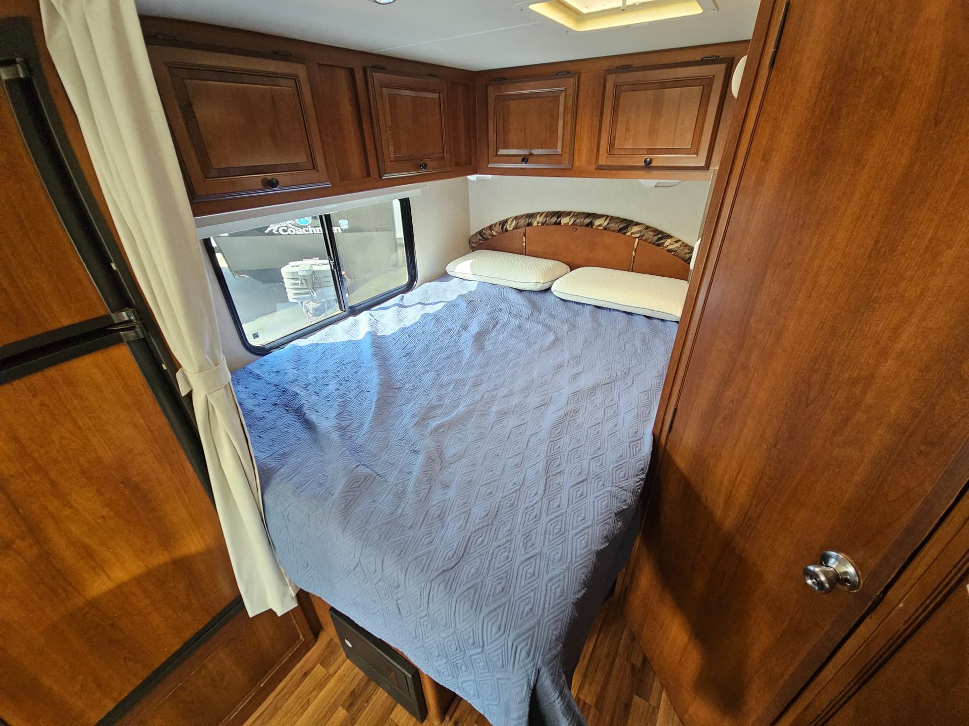 2013 Coachmen 2013 Coachmen Leprechaun - thumbnail 17