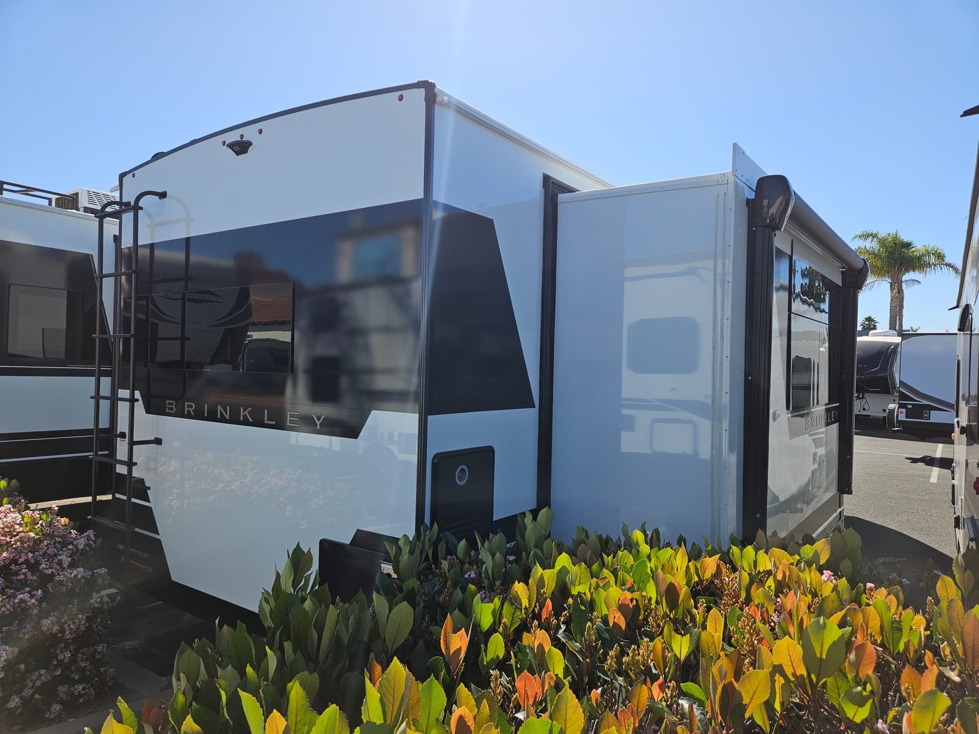 2026 Brinkley RV 2026 Brinkley RV Model I - thumbnail 2