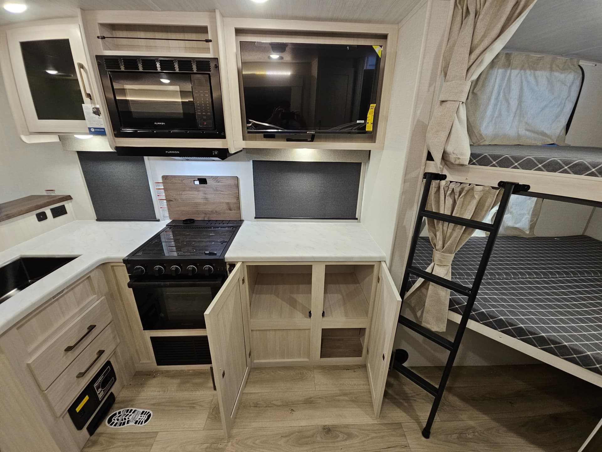 2026 FOREST RIVER 2026 FOREST RIVER SURVEYOR - thumbnail 14