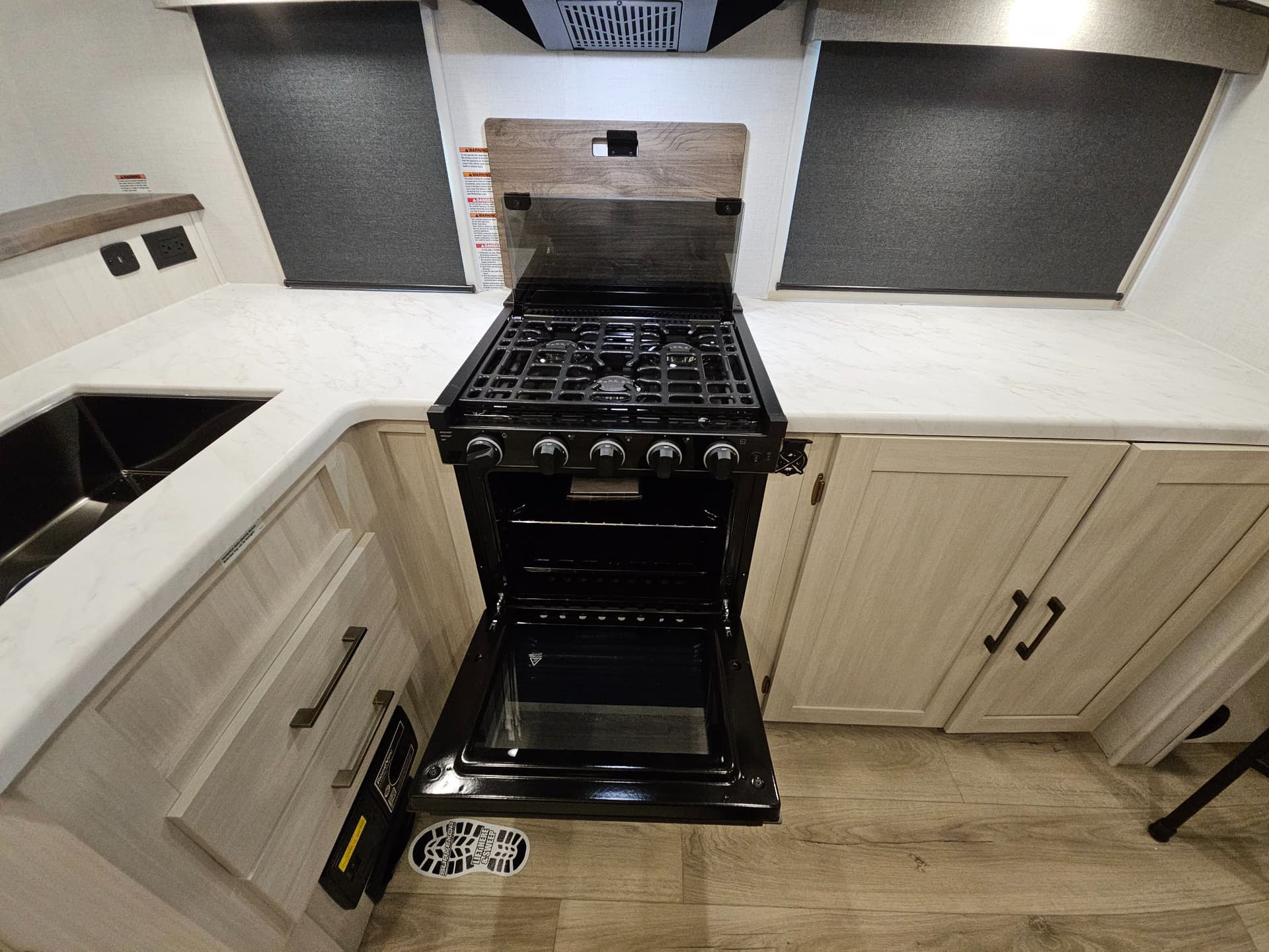 2026 FOREST RIVER 2026 FOREST RIVER SURVEYOR - thumbnail 18