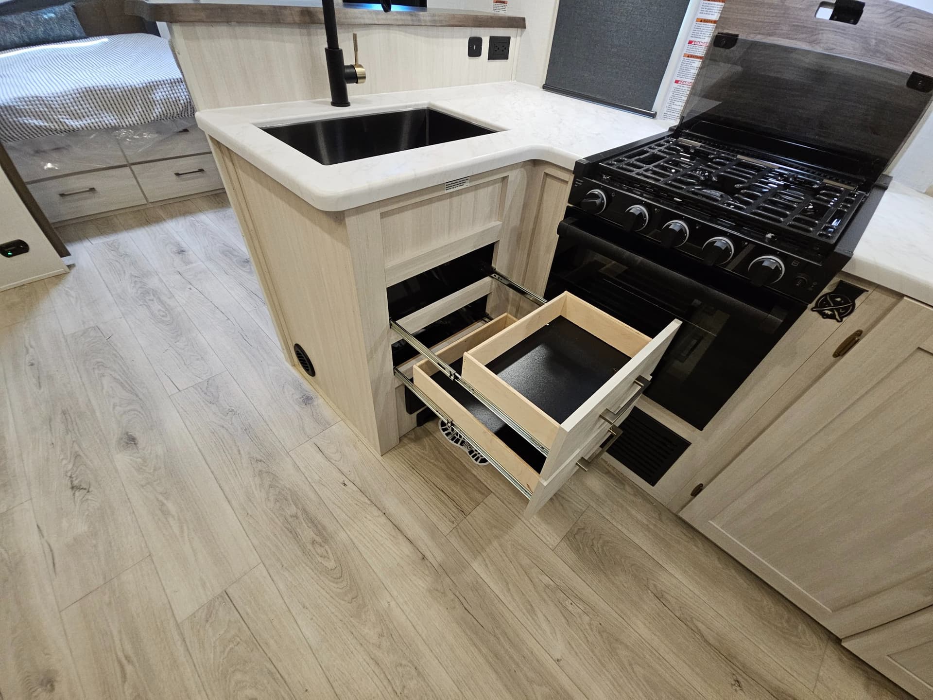 2026 FOREST RIVER 2026 FOREST RIVER SURVEYOR - thumbnail 21