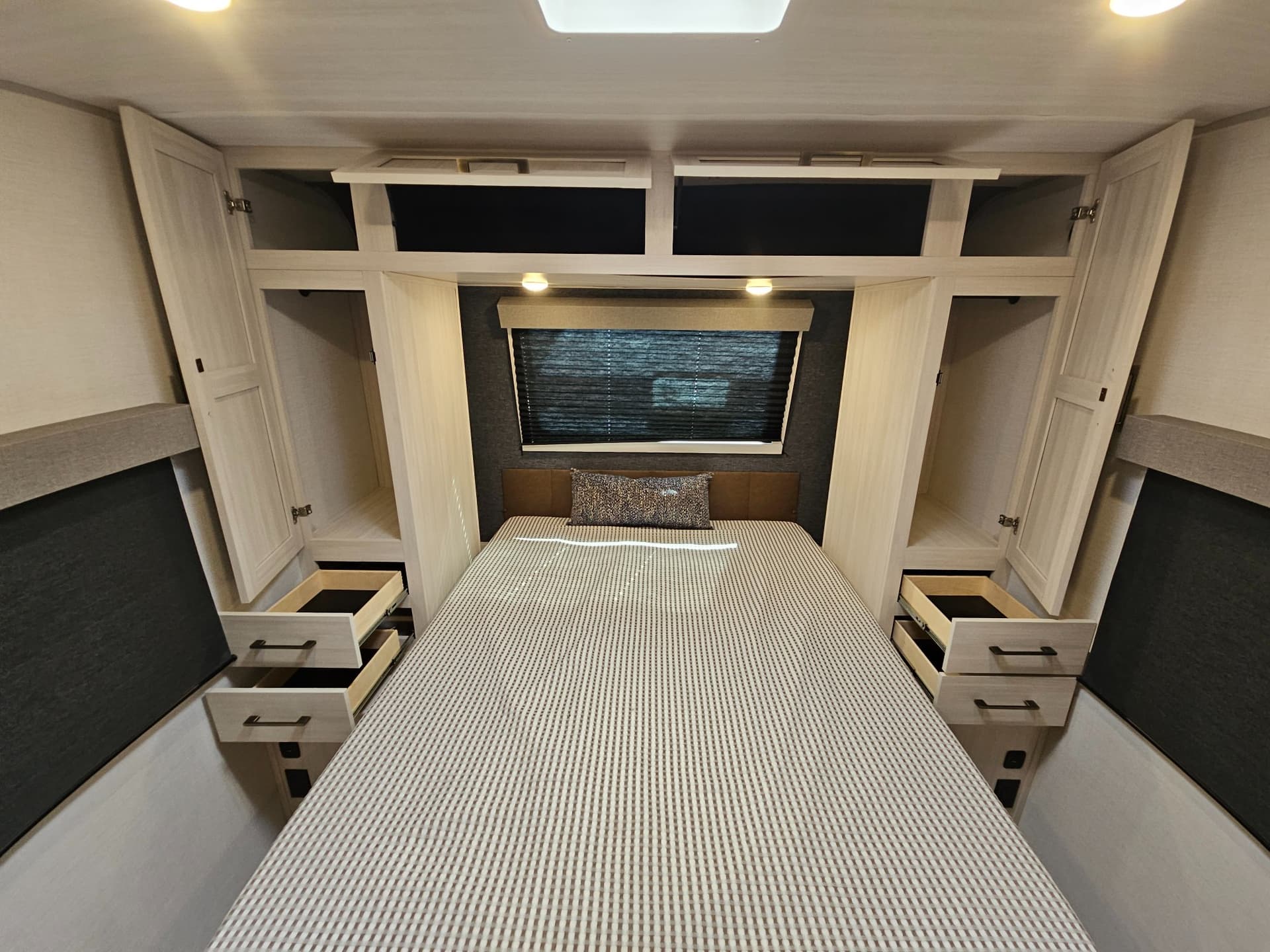 2026 FOREST RIVER 2026 FOREST RIVER SURVEYOR - thumbnail 26