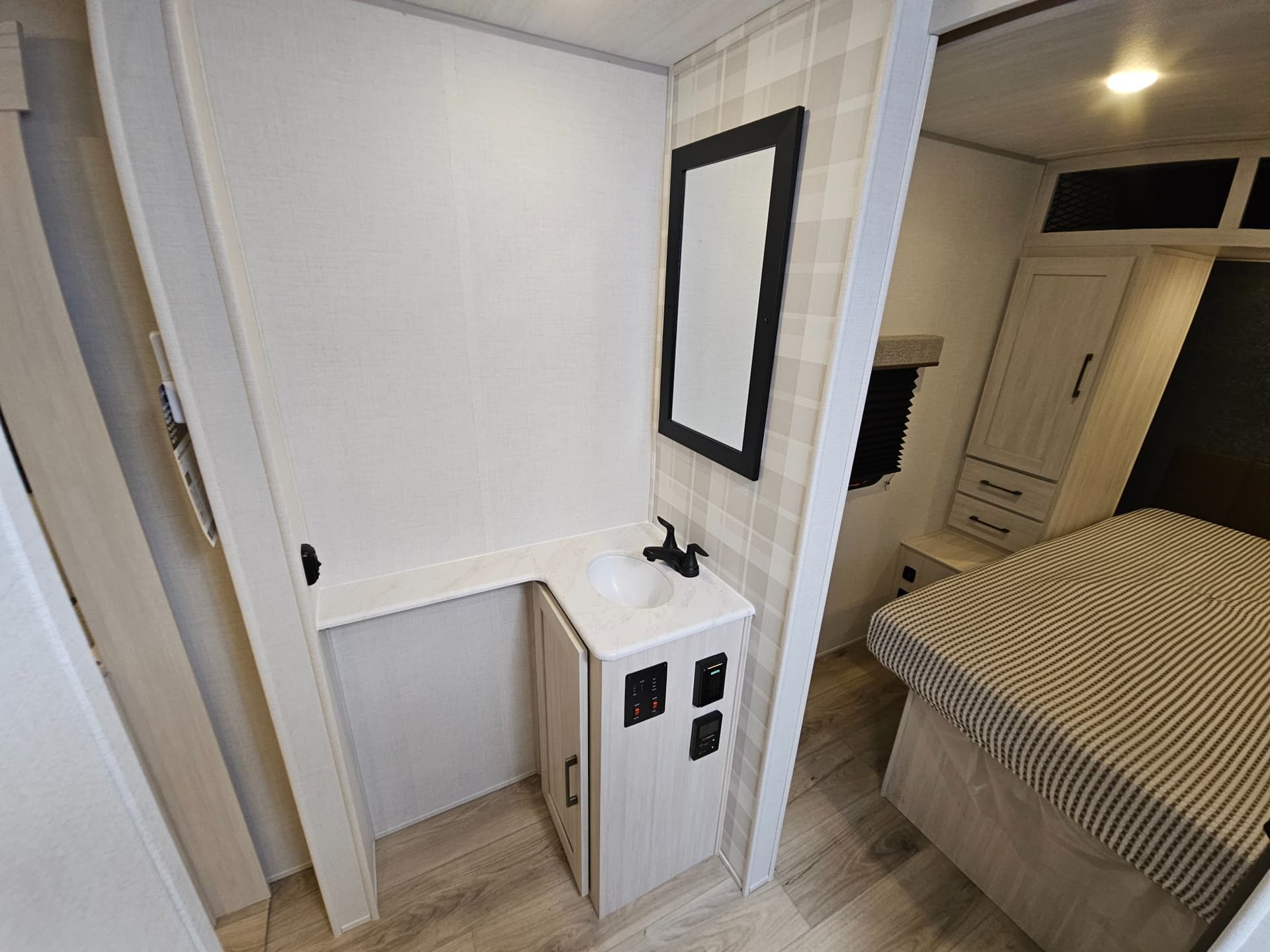 2026 Forest River RV 2026 Forest River RV Surveyor Camp Series - thumbnail 26