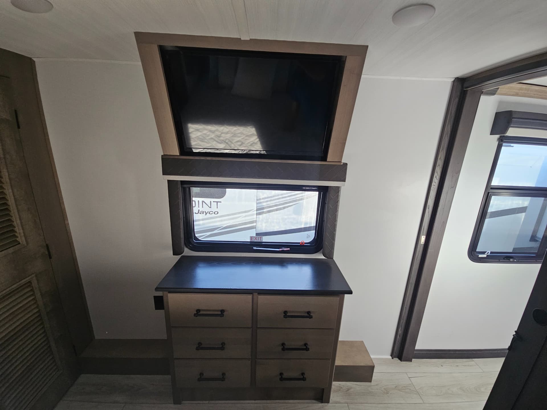 2024 Keystone RV 2024 Keystone RV Montana - thumbnail 40