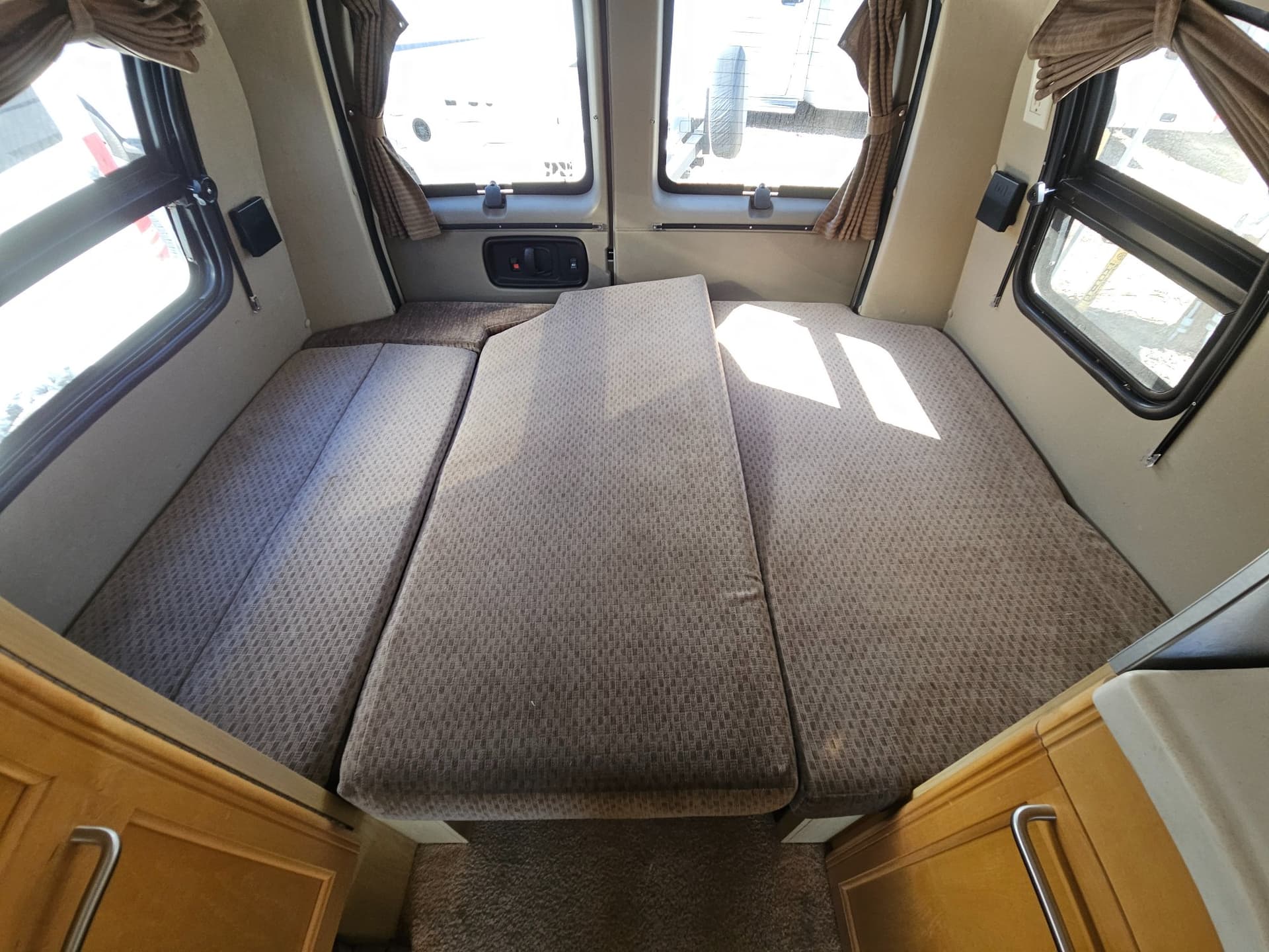 2006 Roadtrek 2006 Roadtrek 190 Versatile - thumbnail 14