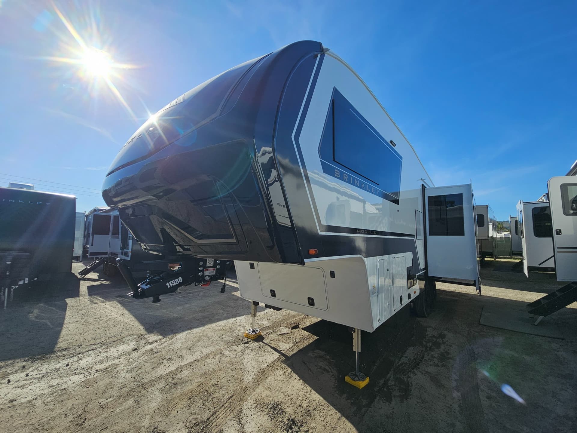 2026 Brinkley RV 2026 Brinkley RV Model Z - thumbnail 4