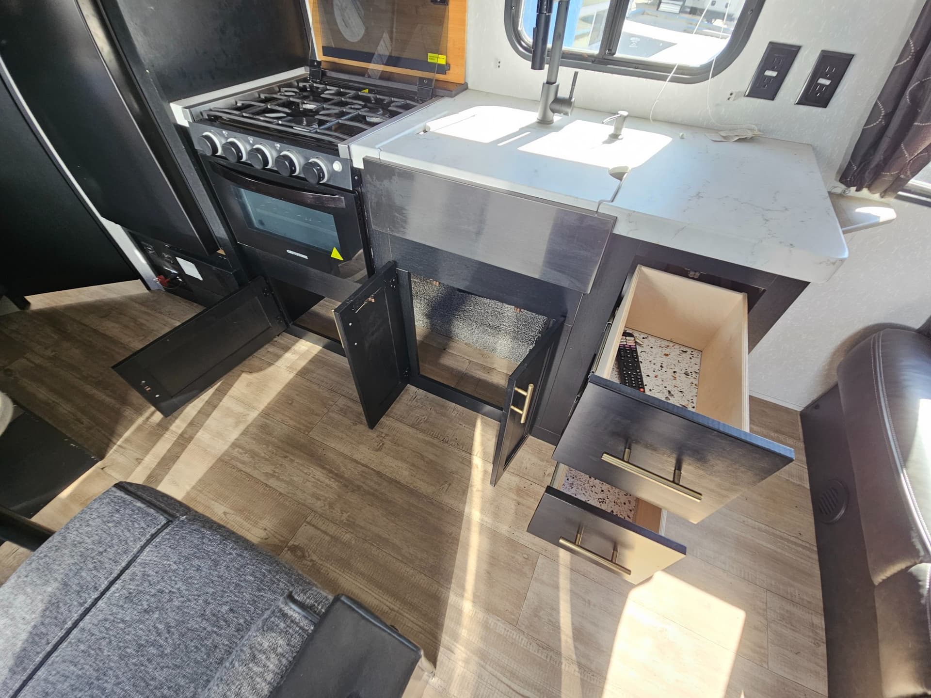 2022 Cherokee 2022 Cherokee Grey Wolf - thumbnail 16