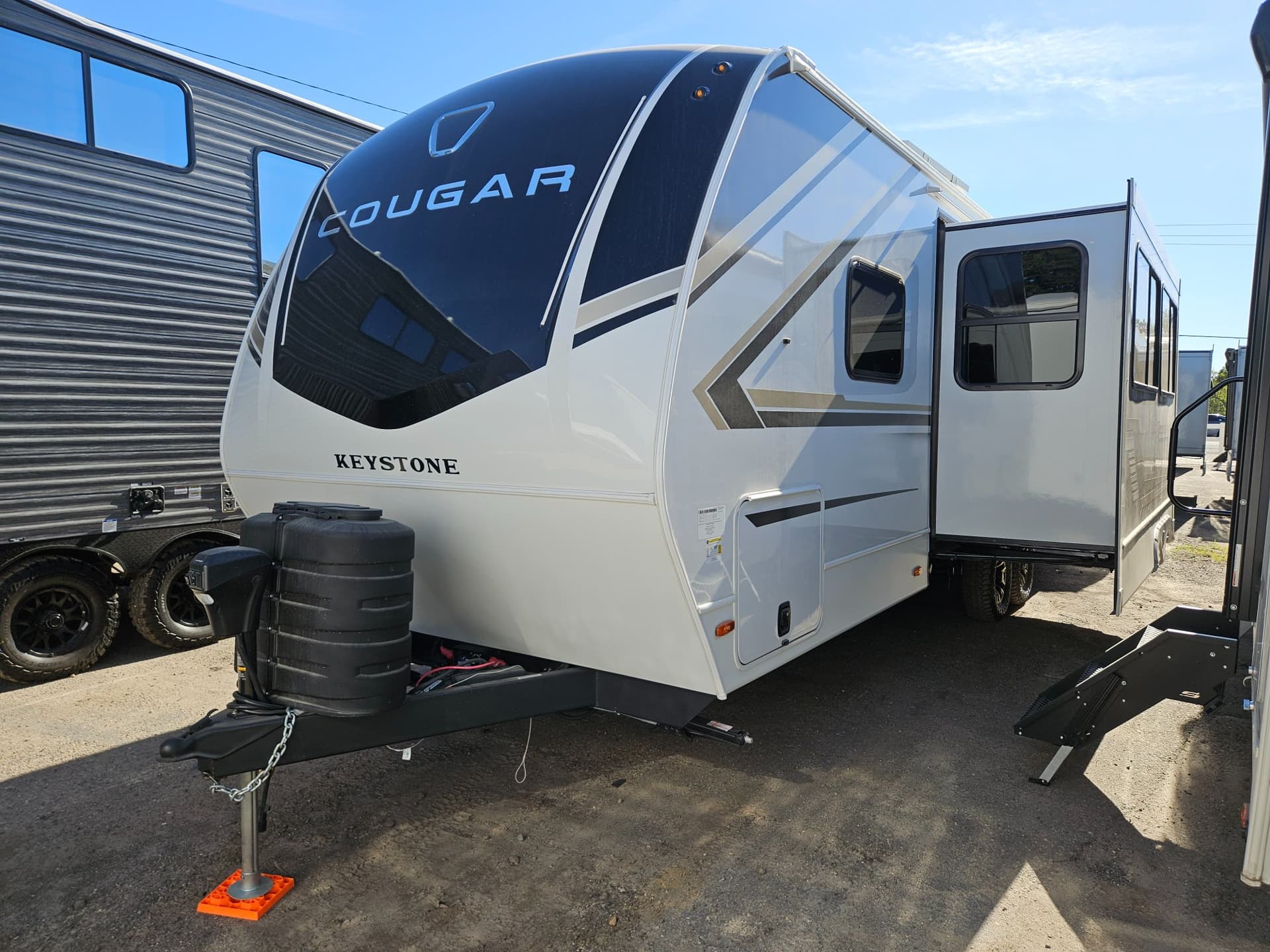2026 Keystone RV 2026 Keystone RV Cougar Half-Ton - thumbnail 4