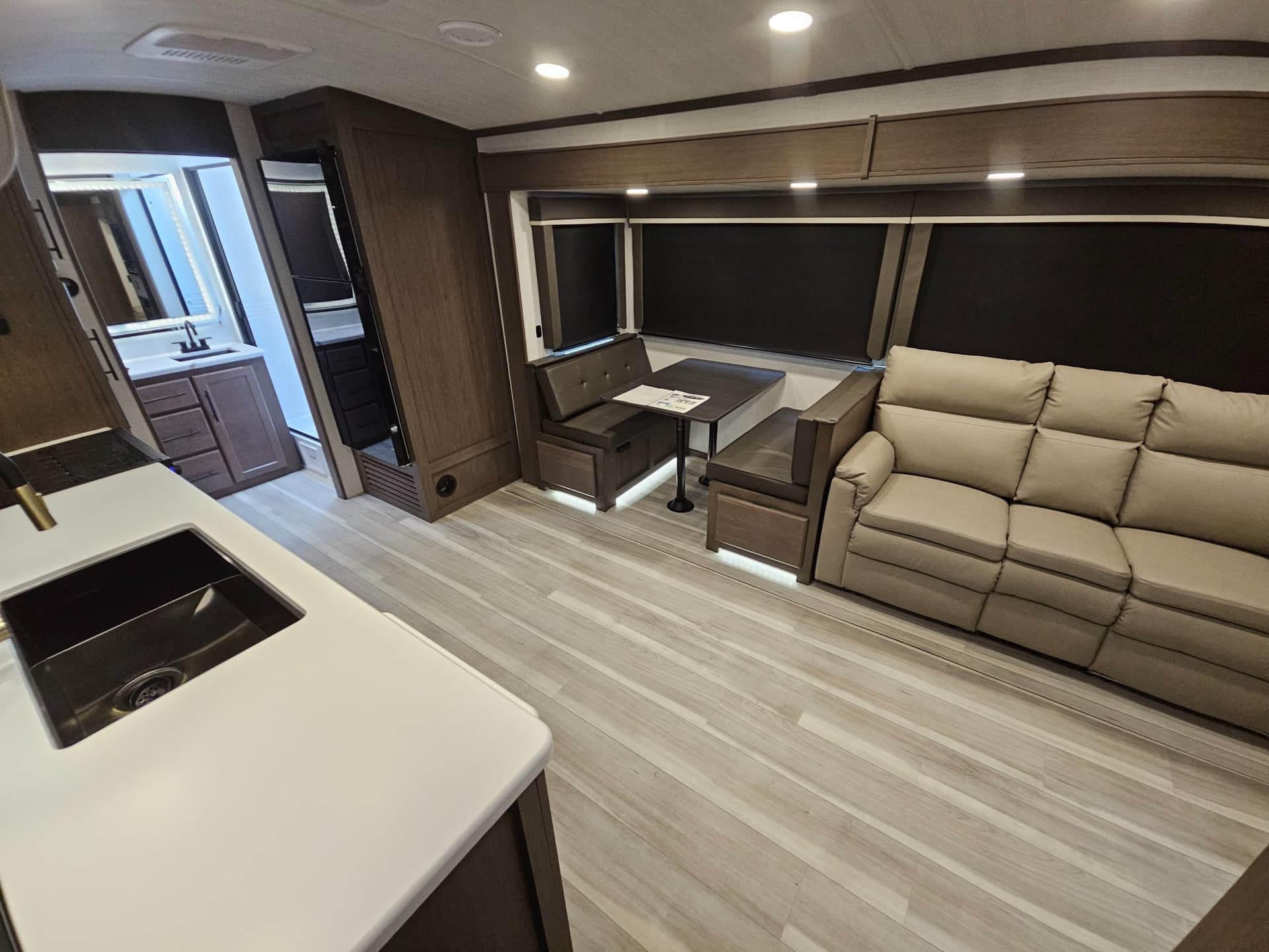 2026 Keystone RV 2026 Keystone RV Cougar Half-Ton - thumbnail 5