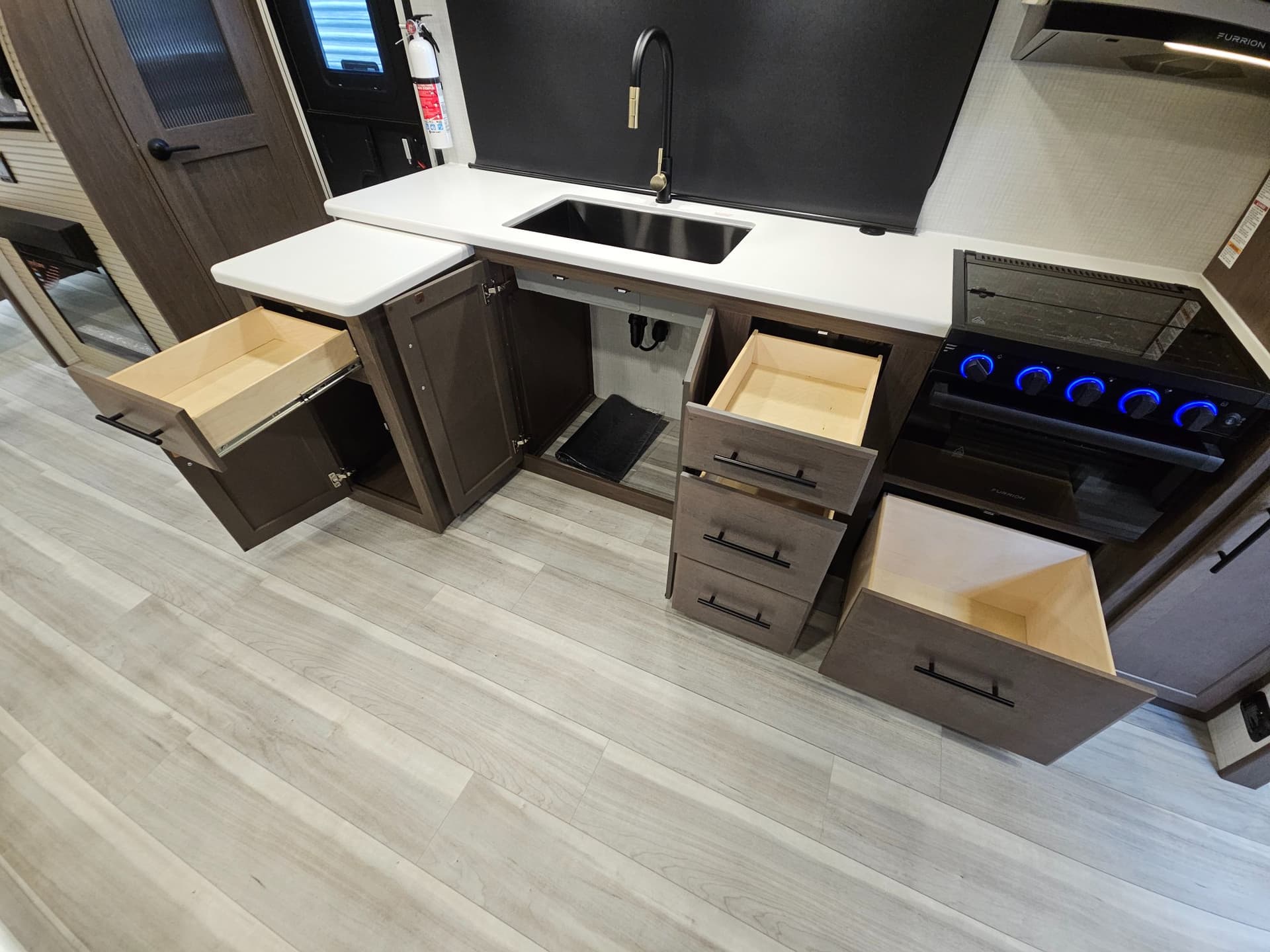 2026 Keystone RV 2026 Keystone RV Cougar Half-Ton - thumbnail 10