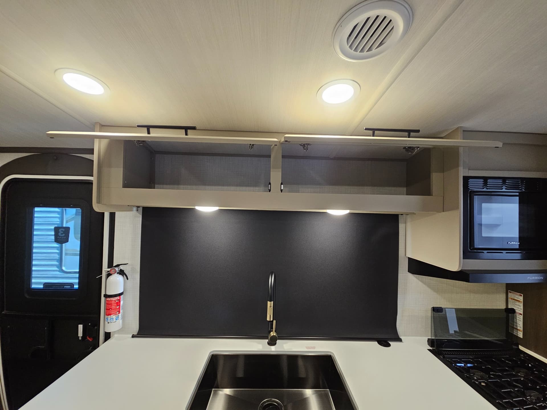 2026 Keystone RV 2026 Keystone RV Cougar Half-Ton - thumbnail 14