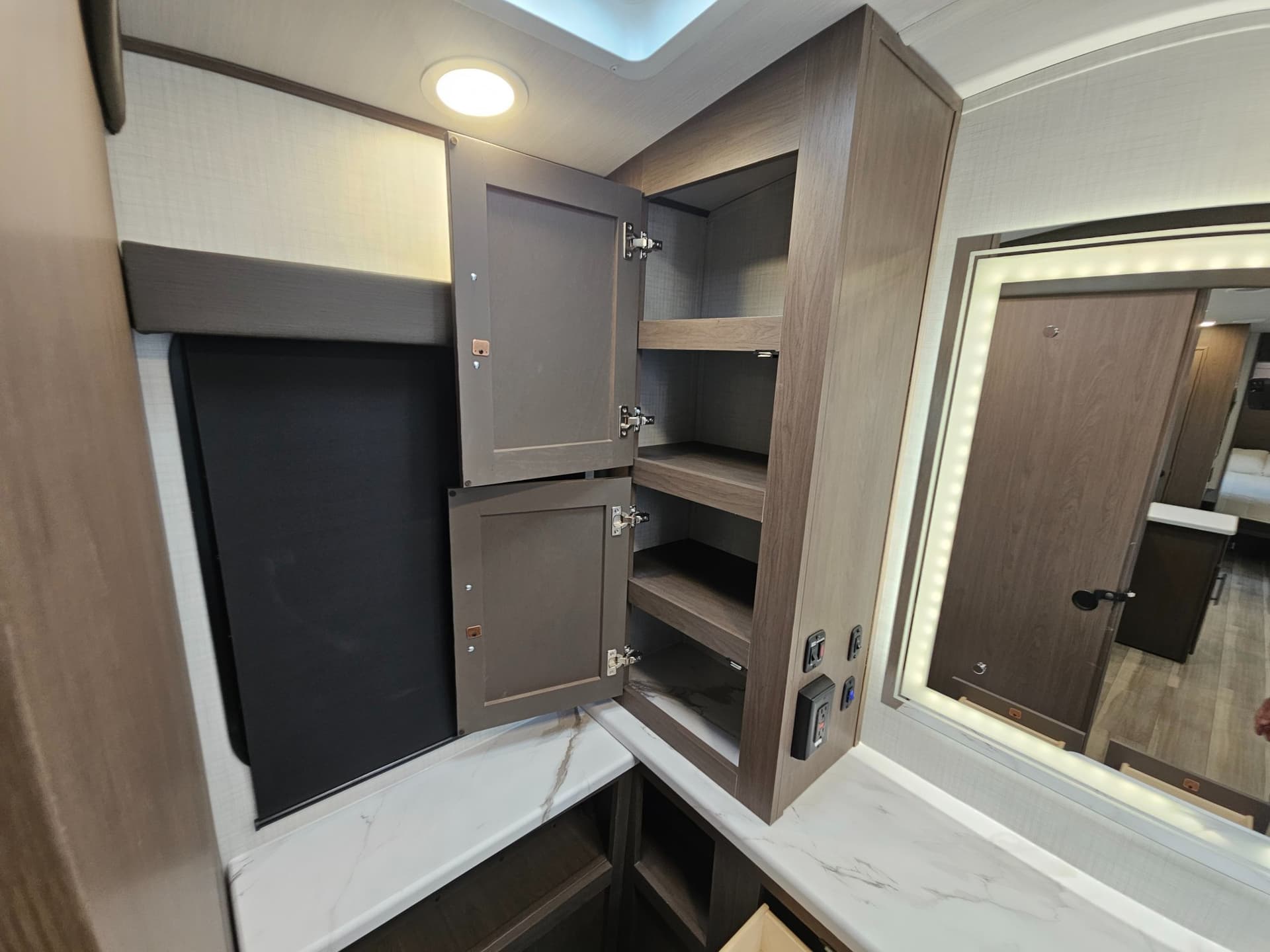 2026 Keystone RV 2026 Keystone RV Cougar Half-Ton - thumbnail 26