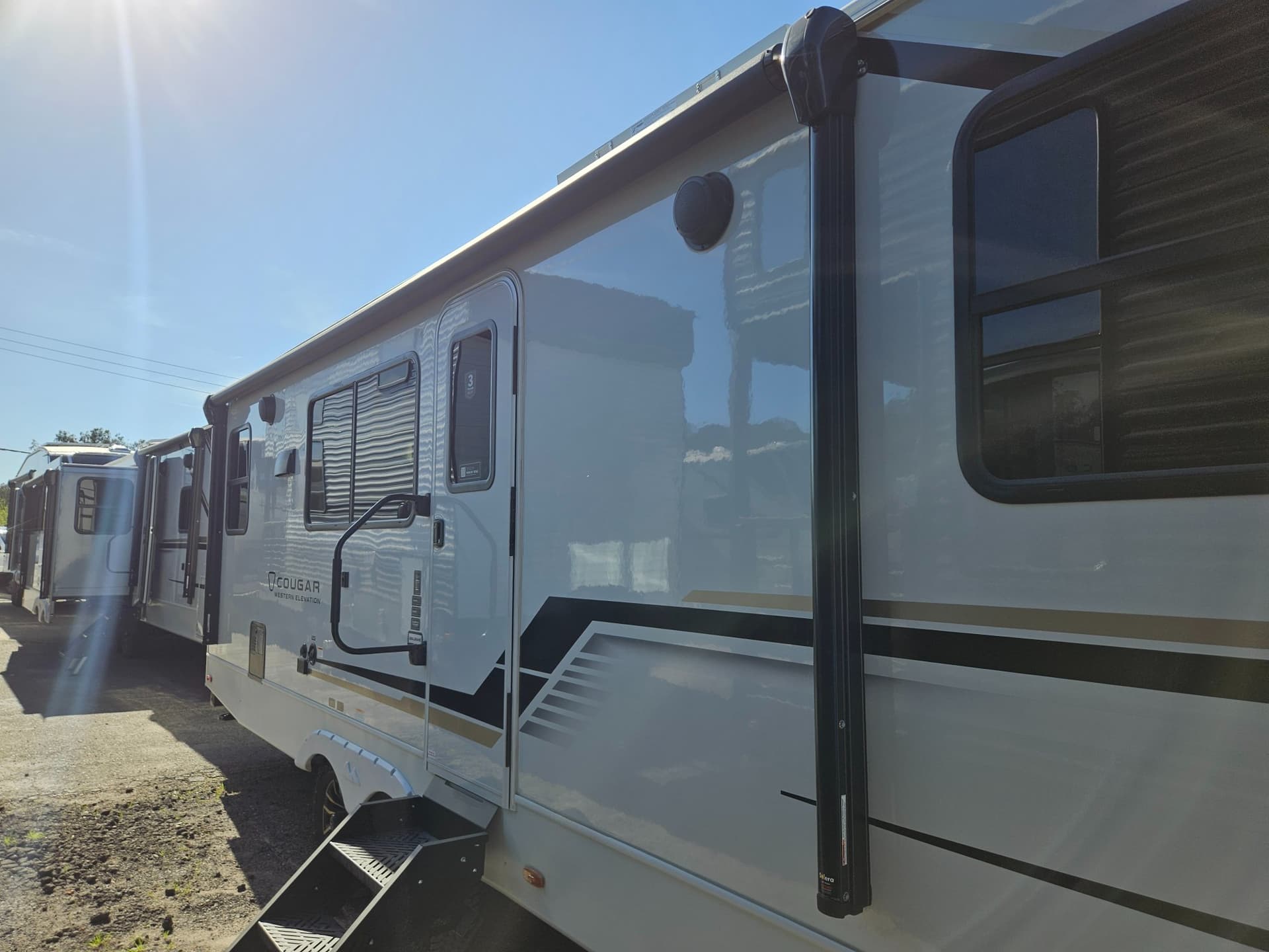 2026 Keystone RV 2026 Keystone RV Cougar Half-Ton - thumbnail 31