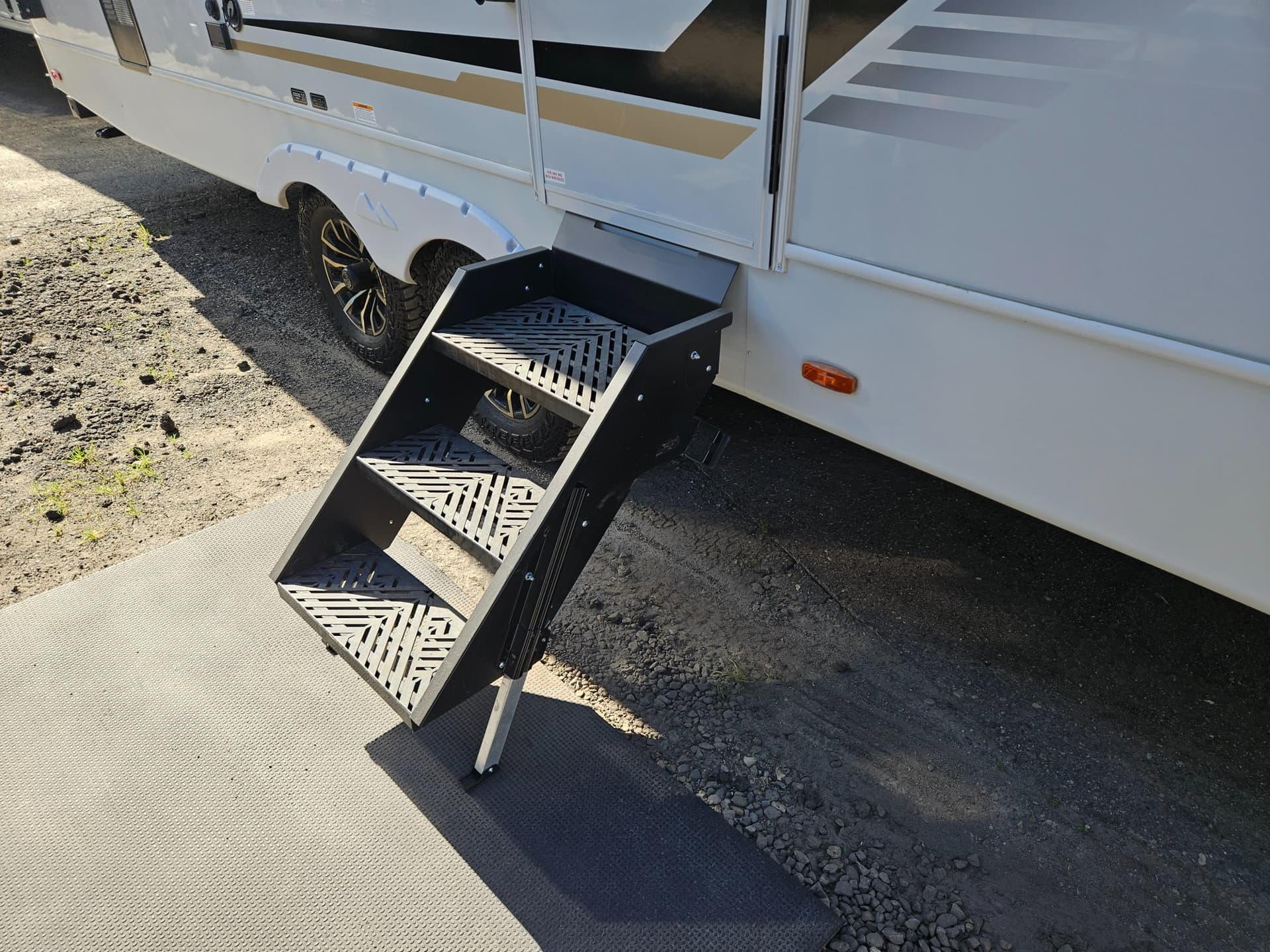 2026 Keystone RV 2026 Keystone RV Cougar Half-Ton - thumbnail 32