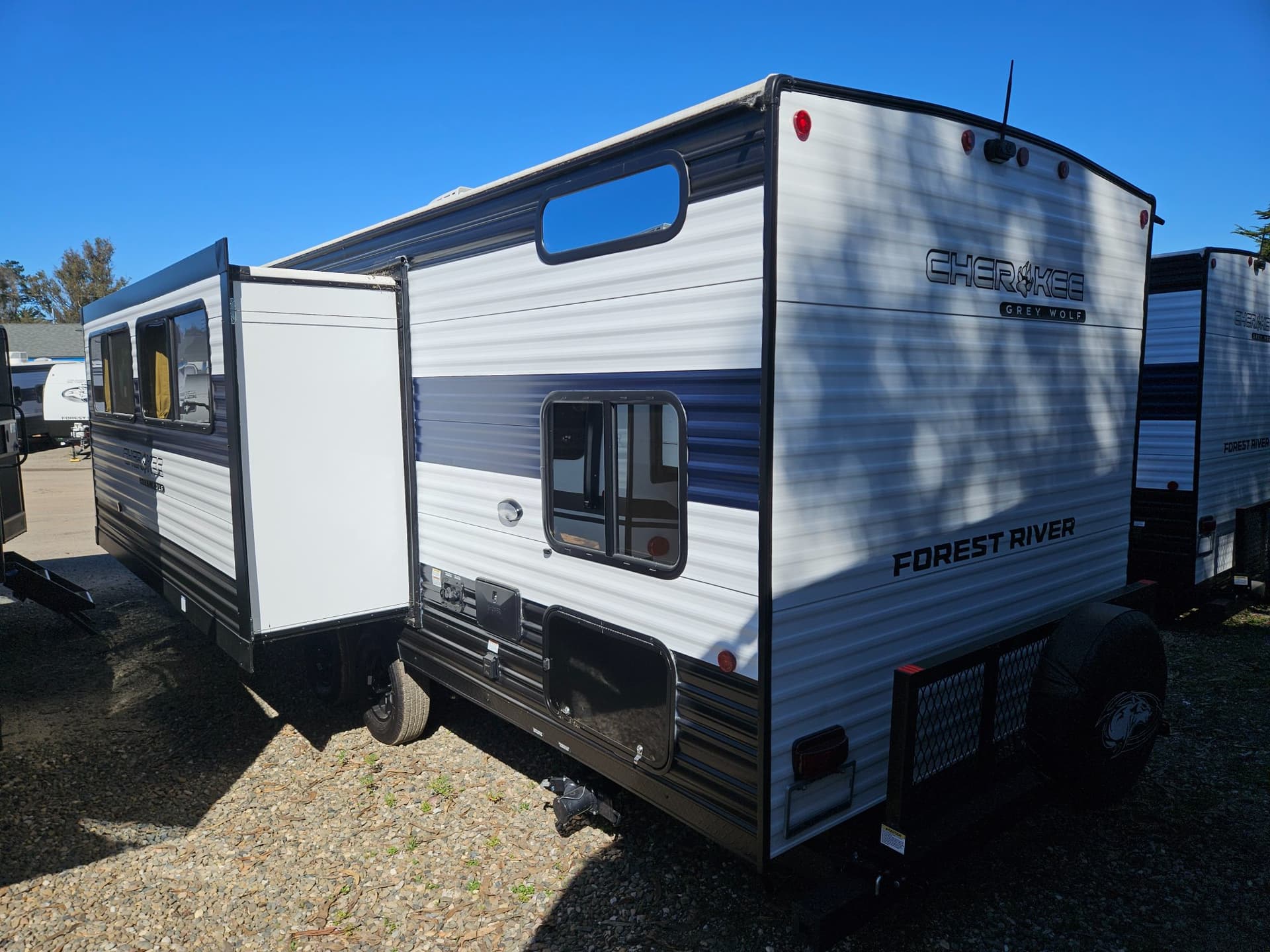 2026 Cherokee 2026 Cherokee Grey Wolf - thumbnail 3