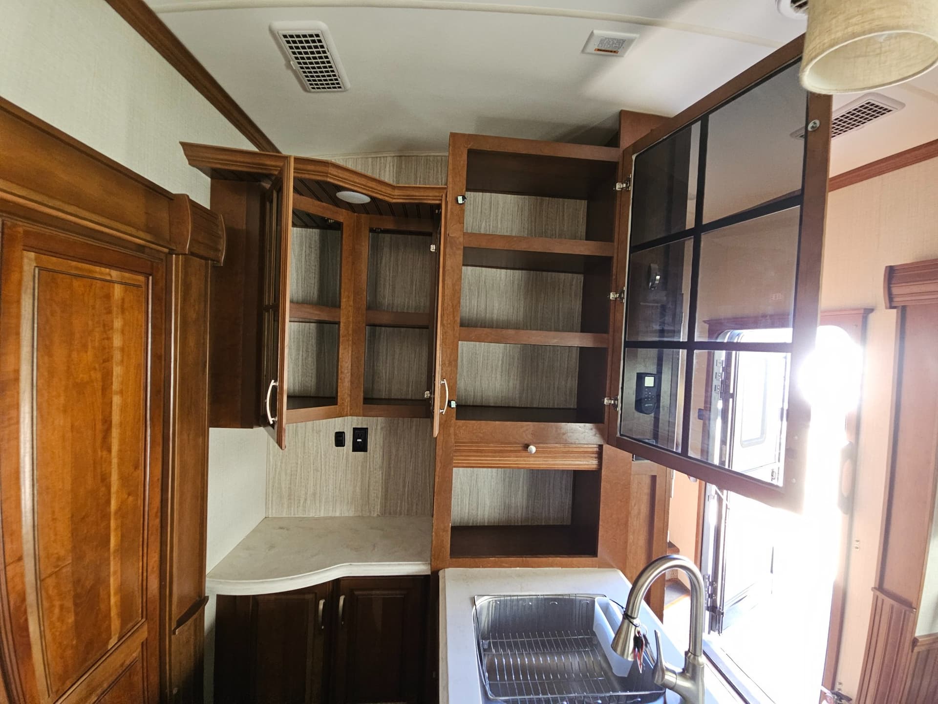 2017 Forest River 2017 Forest River Cardinal - thumbnail 18