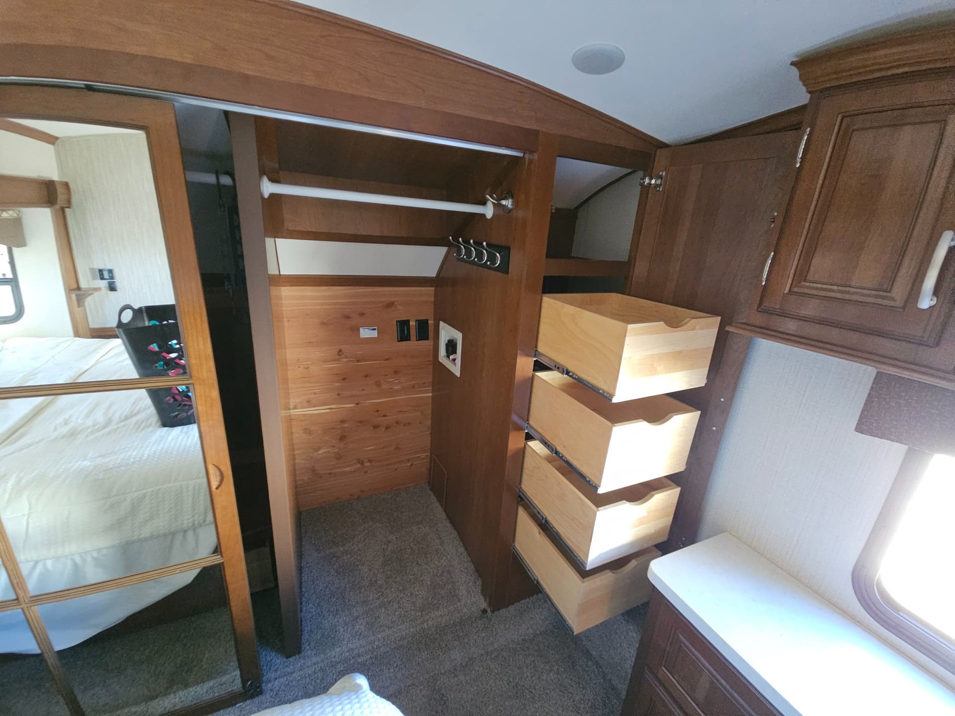 2017 Forest River 2017 Forest River Cardinal - thumbnail 29