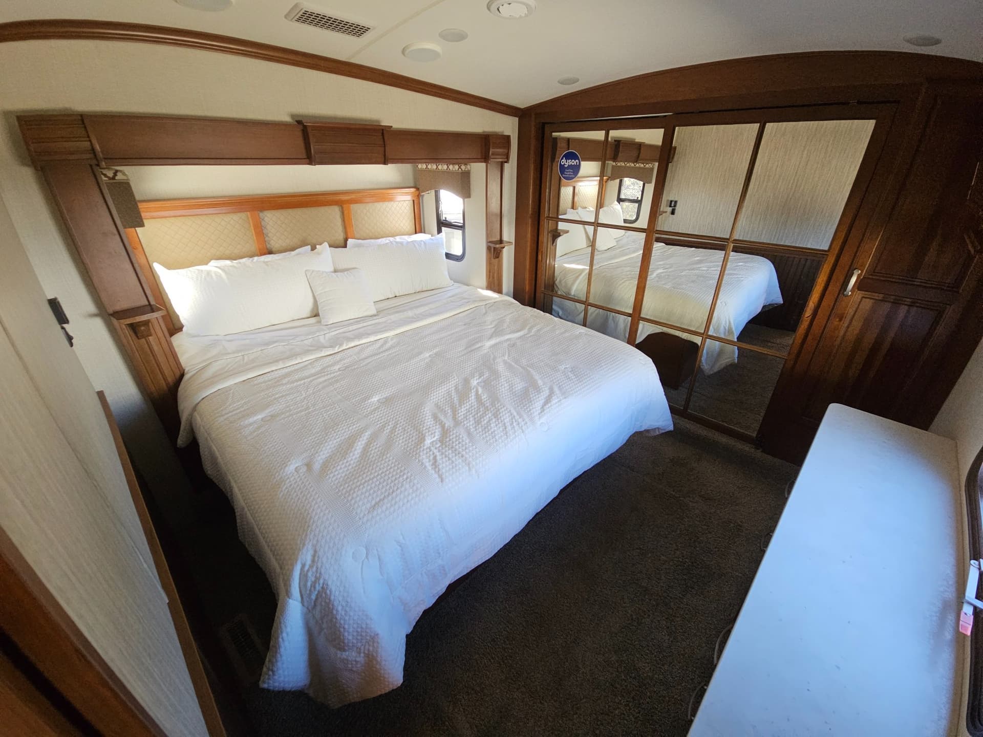 2017 Forest River 2017 Forest River Cardinal - thumbnail 30