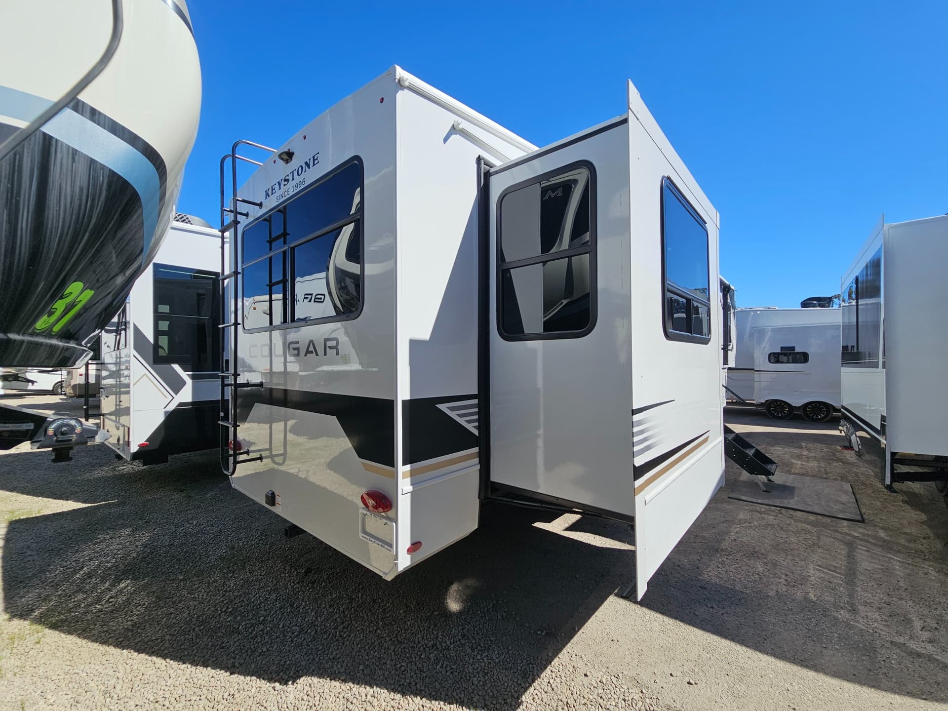 2026 Keystone RV 2026 Keystone RV Cougar - thumbnail 2