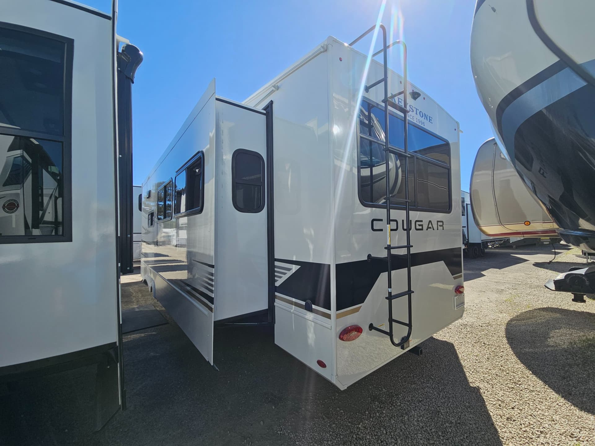 2026 Keystone RV 2026 Keystone RV Cougar - thumbnail 3