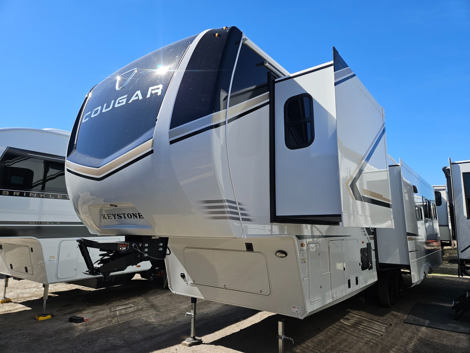 2026 Keystone RV 2026 Keystone RV Cougar - thumbnail 4