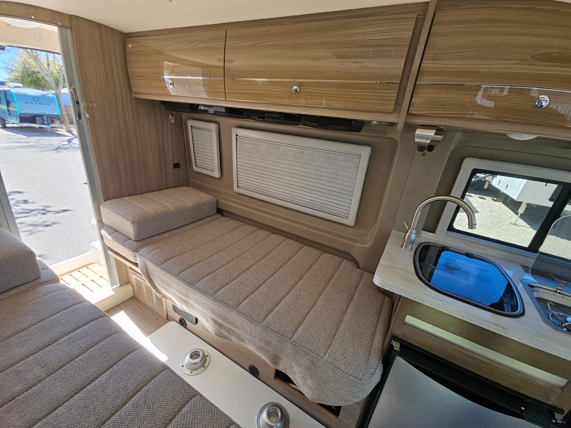 2019 Winnebago 2019 Winnebago Travato - thumbnail 53