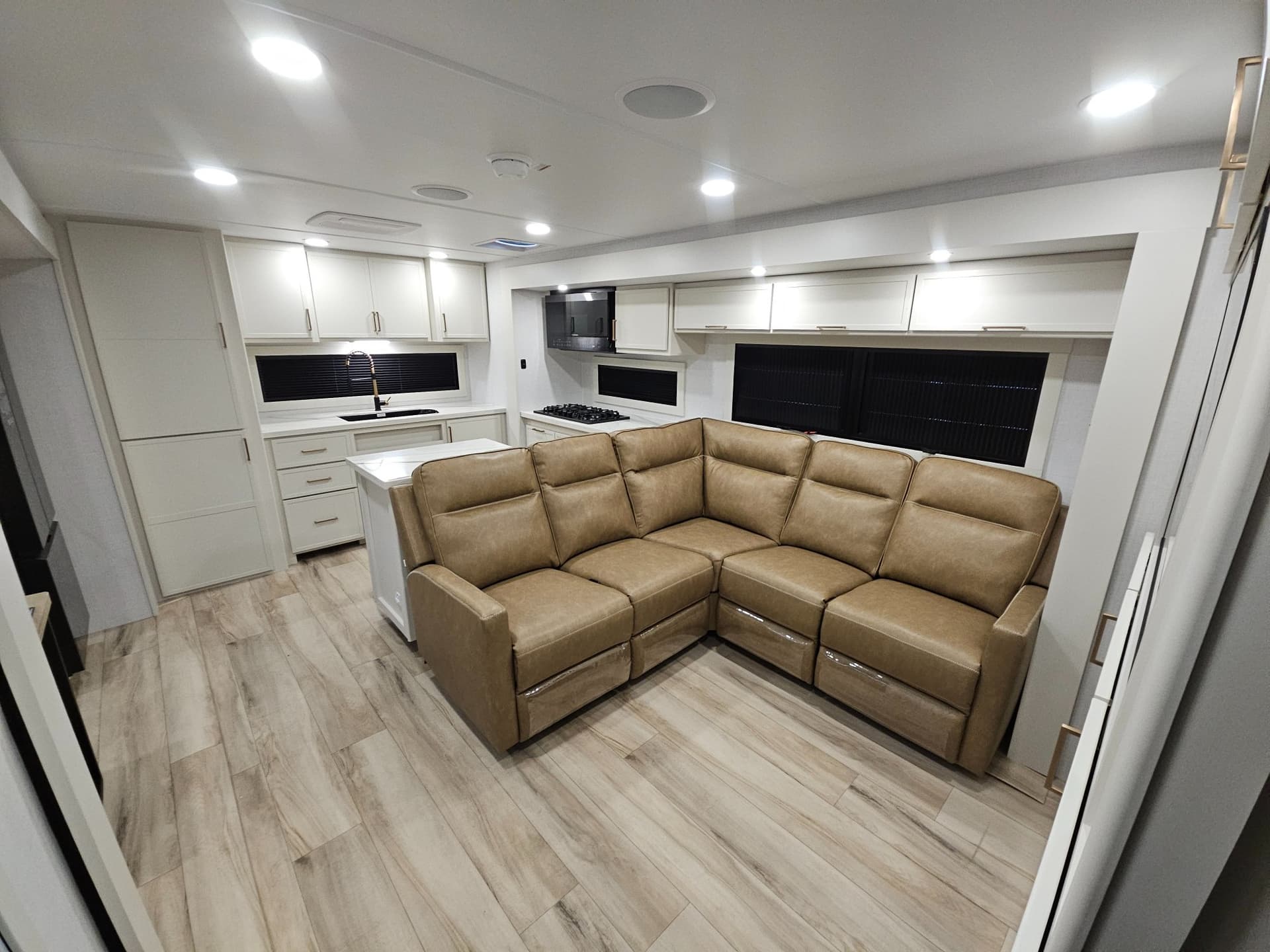 2026 Brinkley RV 2026 Brinkley RV Model I - thumbnail 5