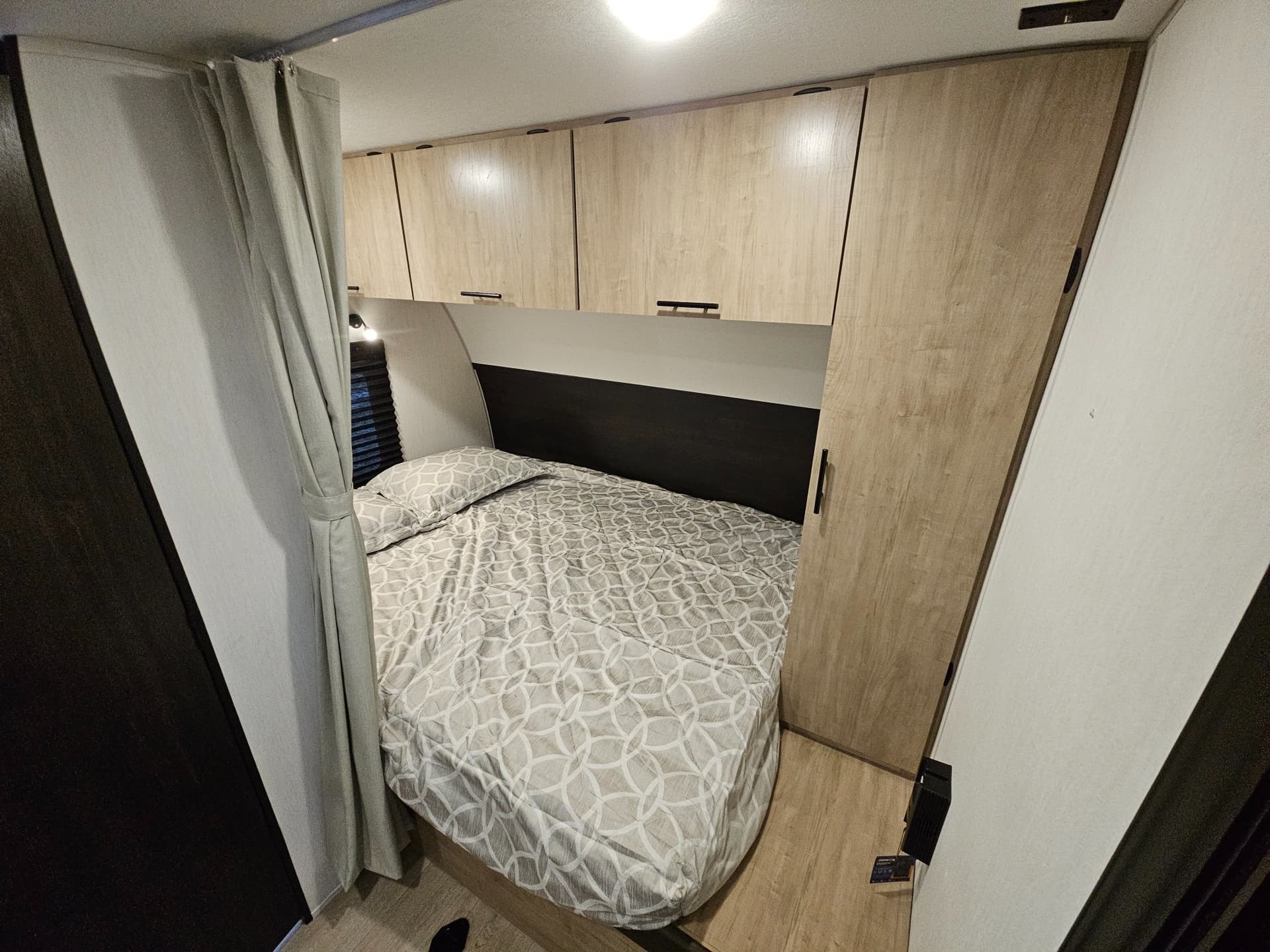 2026 Forest River 2026 Forest River Cherokee Grey Wolf Black Label Toy Hauler - thumbnail 17