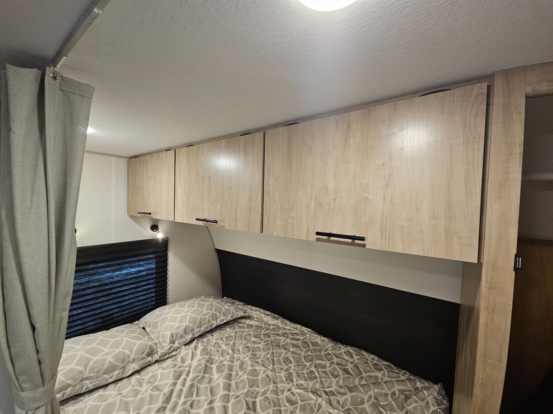 2026 Forest River 2026 Forest River Cherokee Grey Wolf Black Label Toy Hauler - thumbnail 20