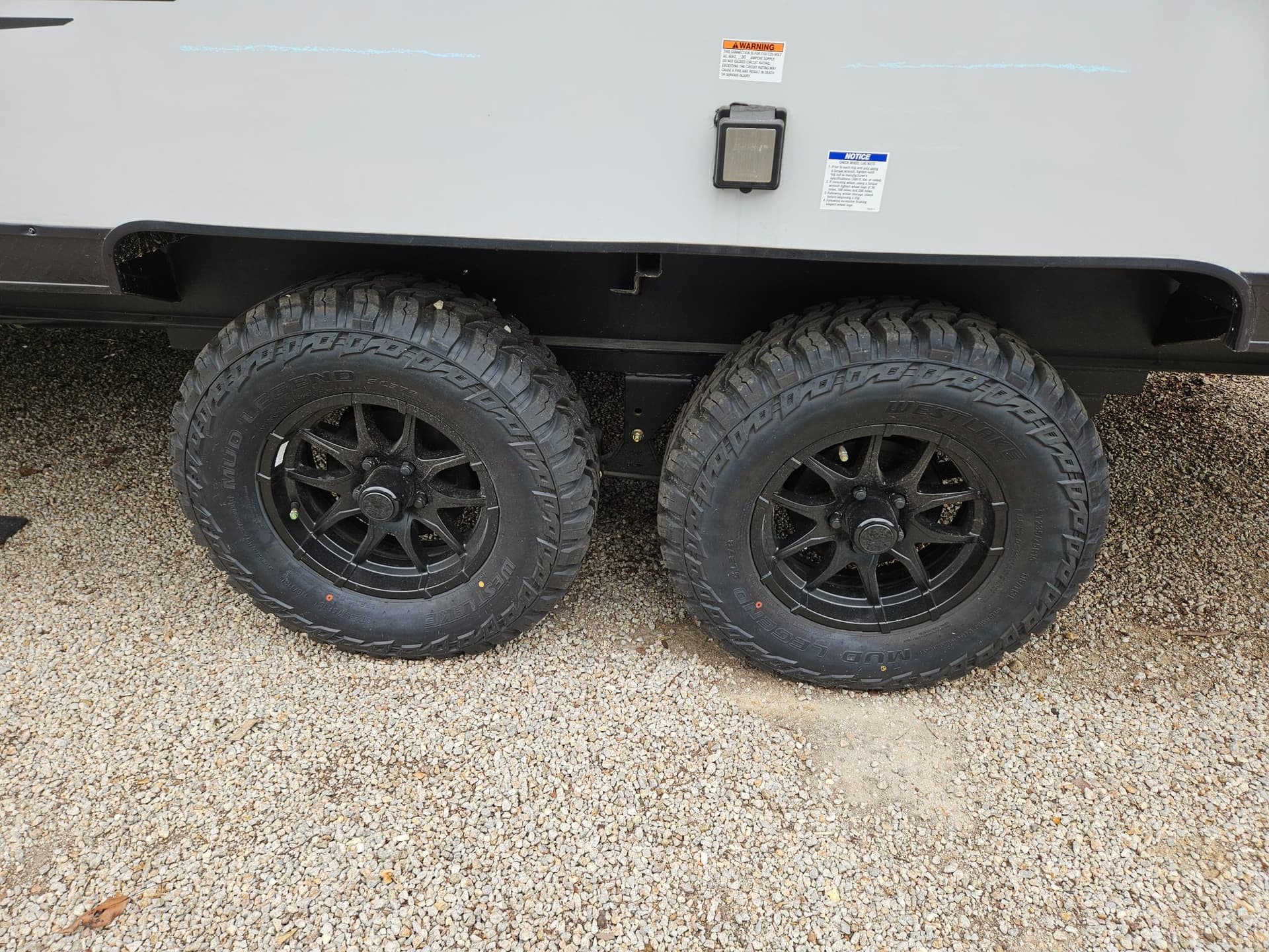 2026 Forest River 2026 Forest River Cherokee Grey Wolf Black Label Toy Hauler - thumbnail 33