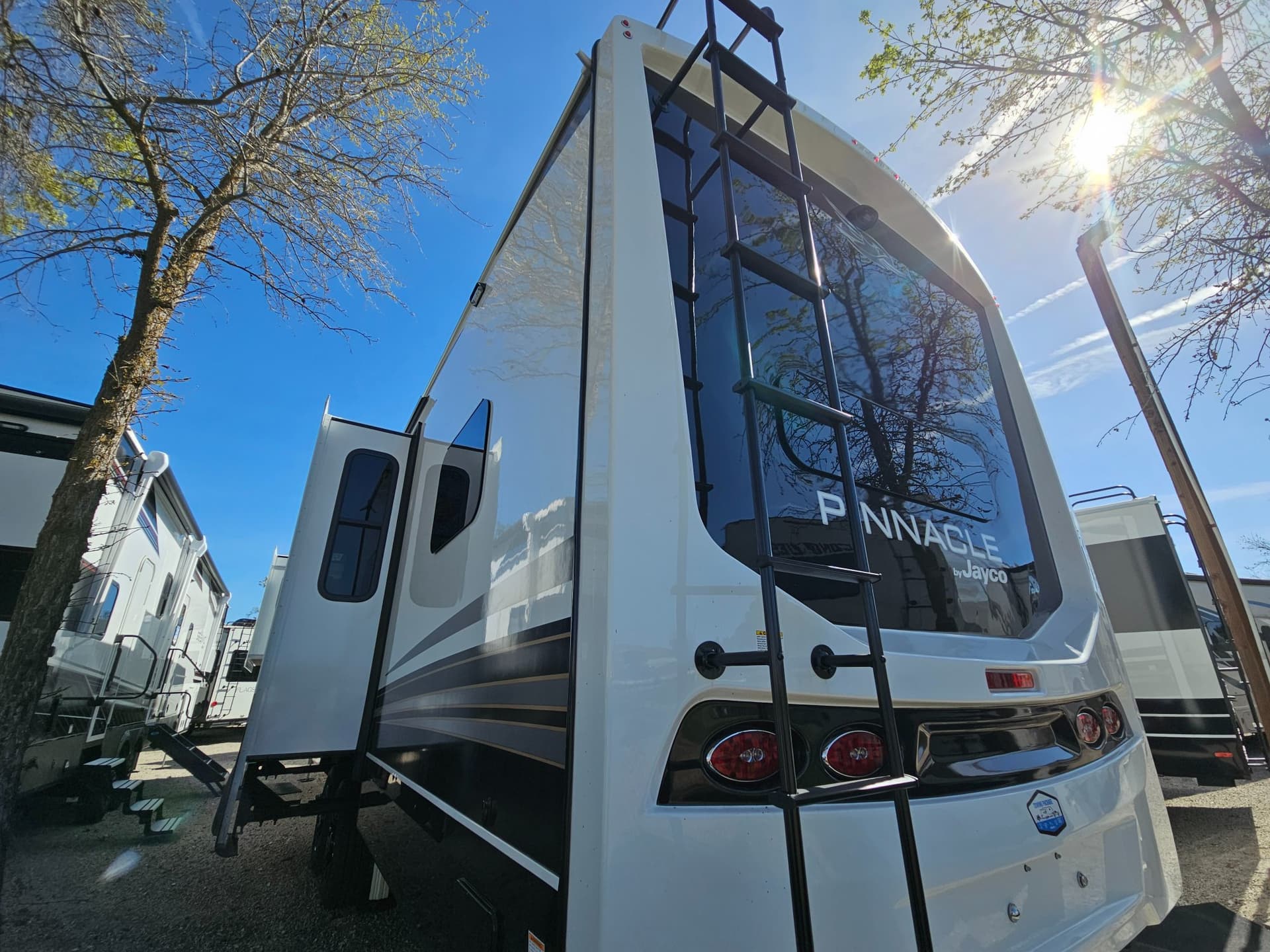 2026 Jayco 2026 Jayco Pinnacle - thumbnail 4