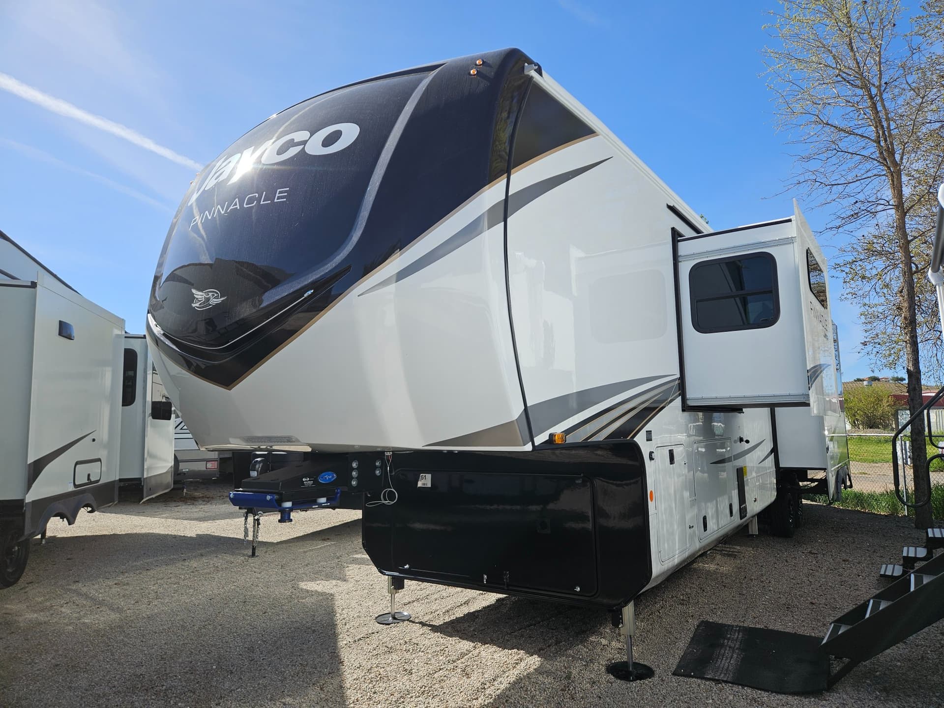 2026 Jayco 2026 Jayco Pinnacle - thumbnail 5