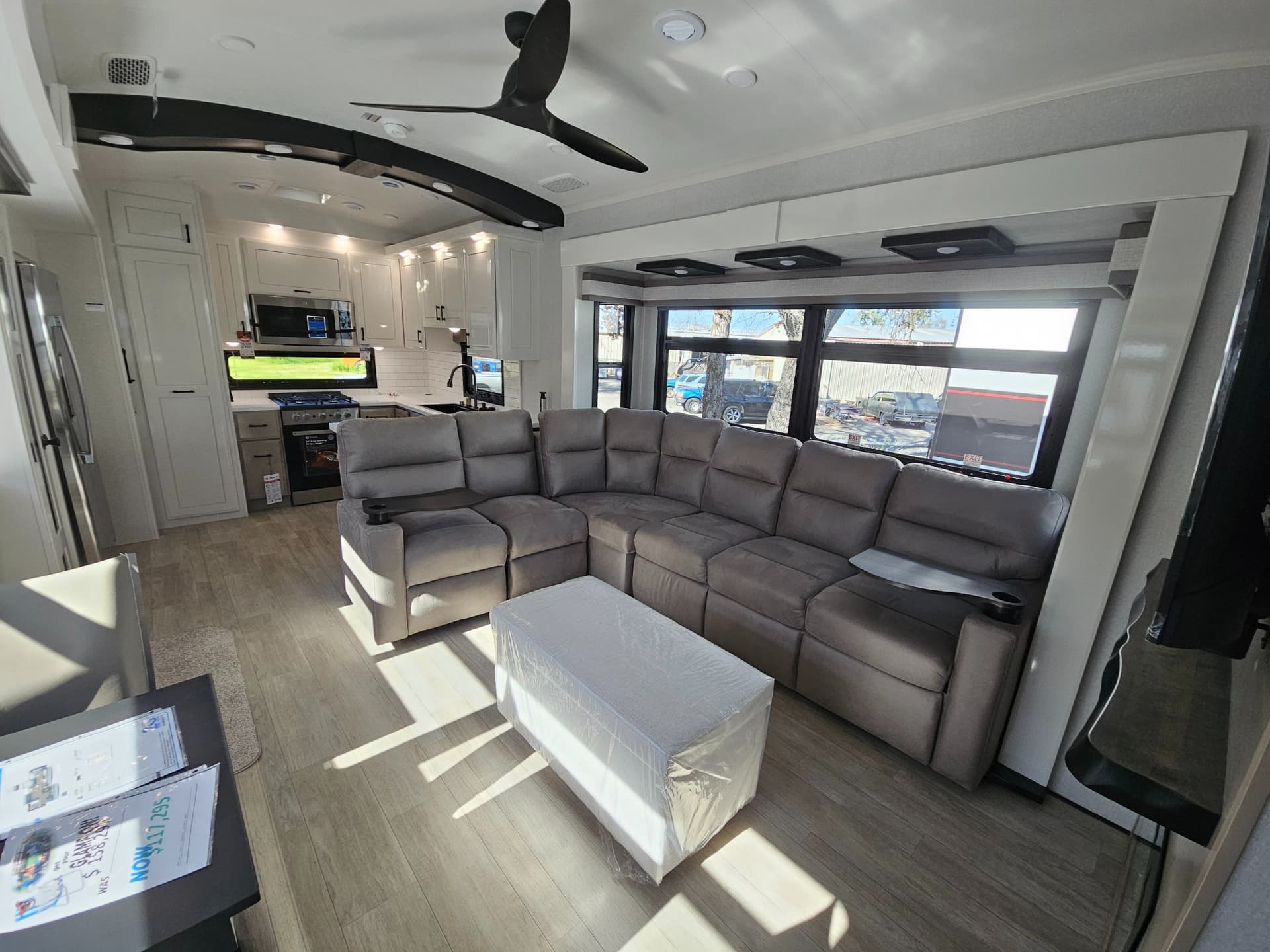 2026 Jayco 2026 Jayco Pinnacle - thumbnail 6