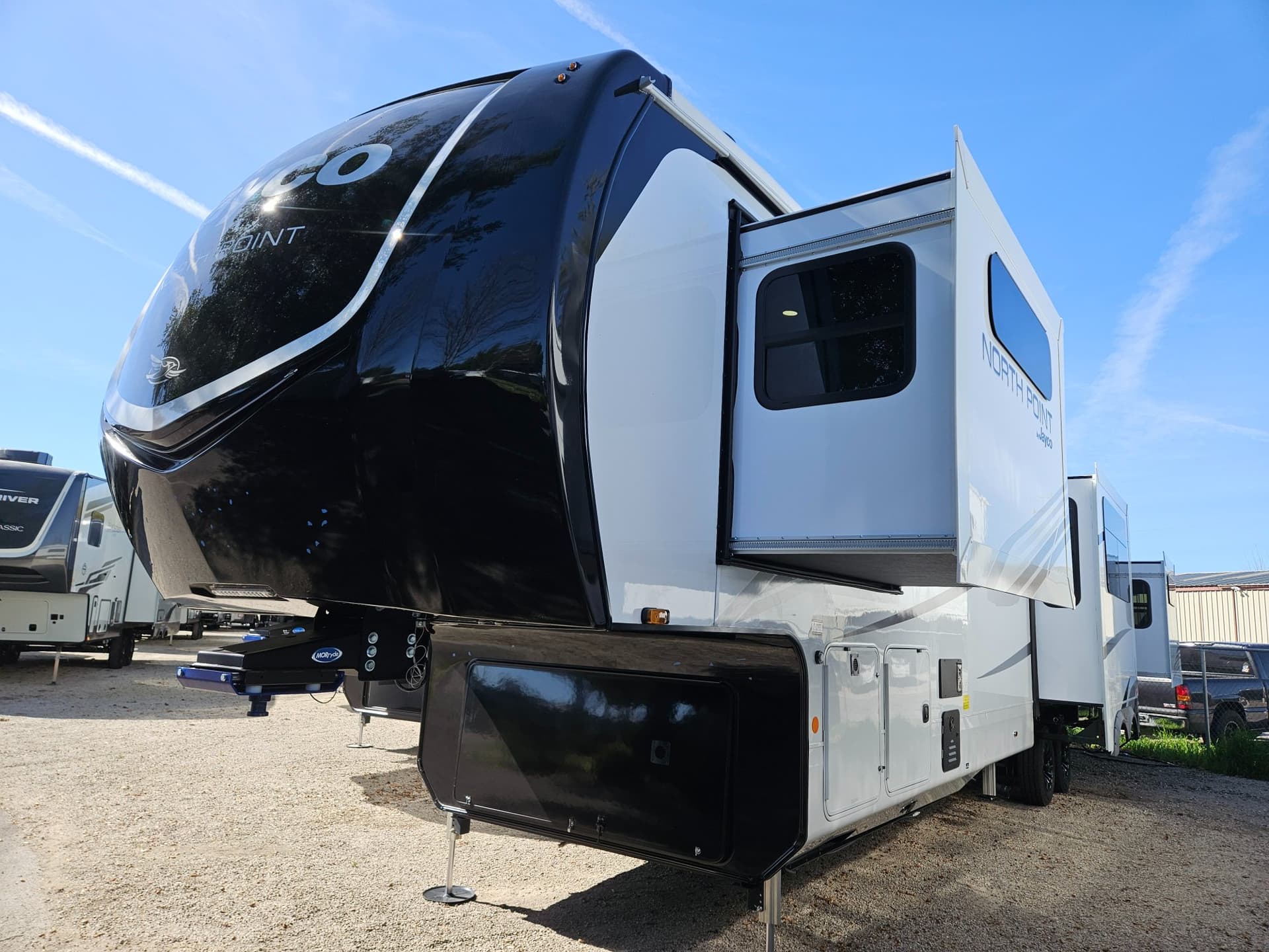 2026 Jayco 2026 Jayco North Point - thumbnail 3