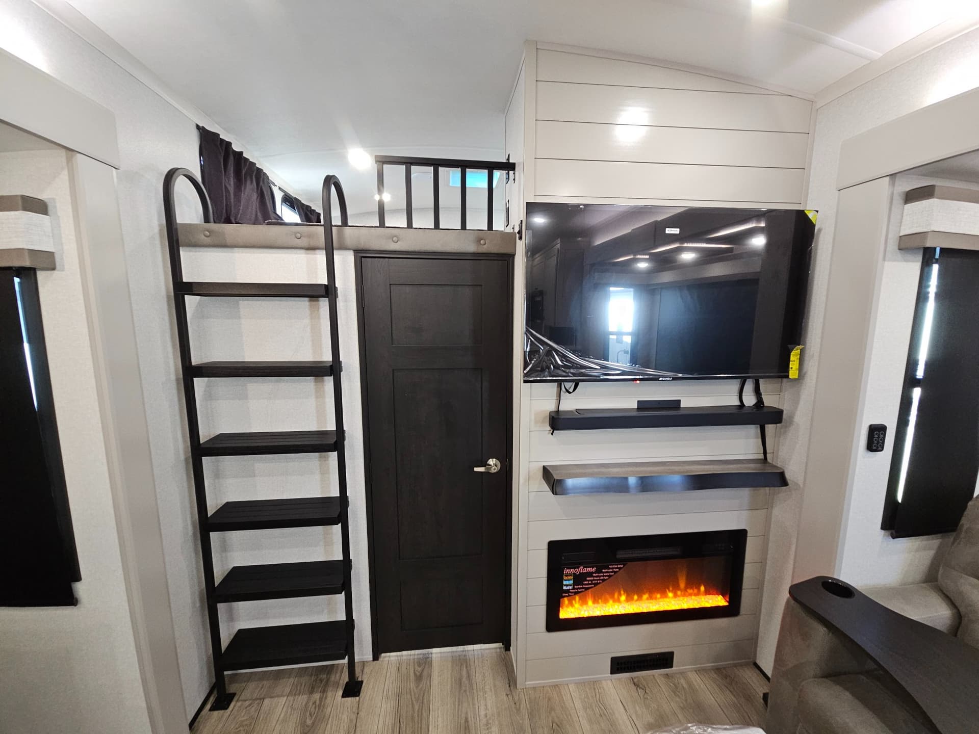 2026 Jayco 2026 Jayco North Point - thumbnail 9