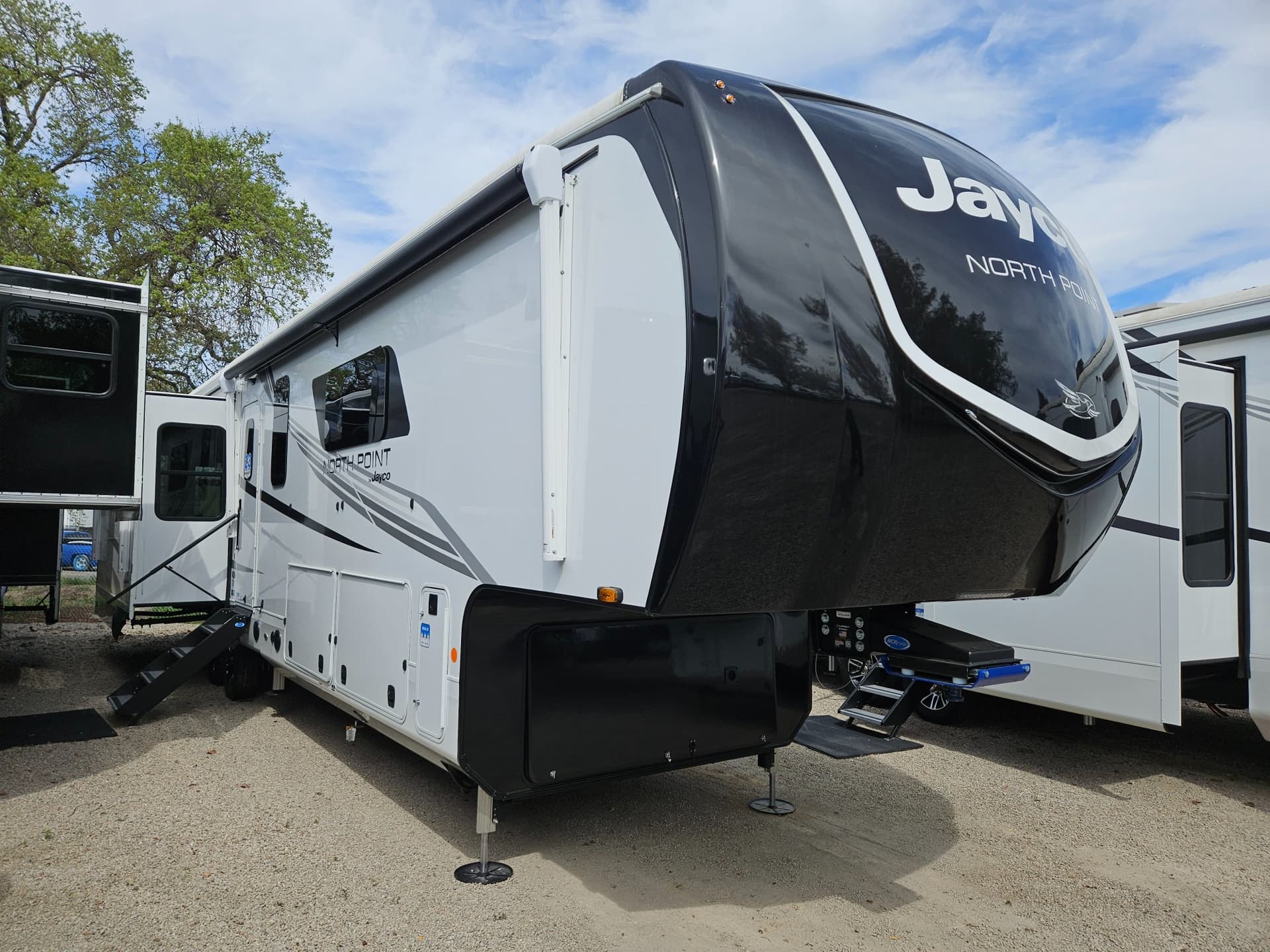 2026 Jayco North Point 387FBTS