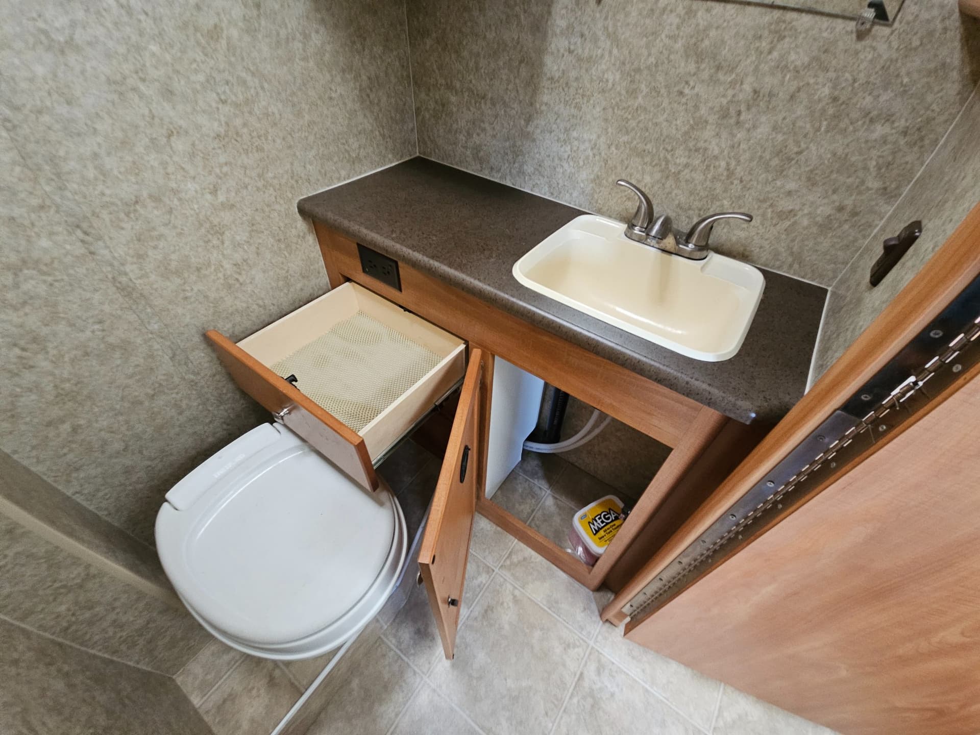 2009 Winnebago 2009 Winnebago Vista - thumbnail 24