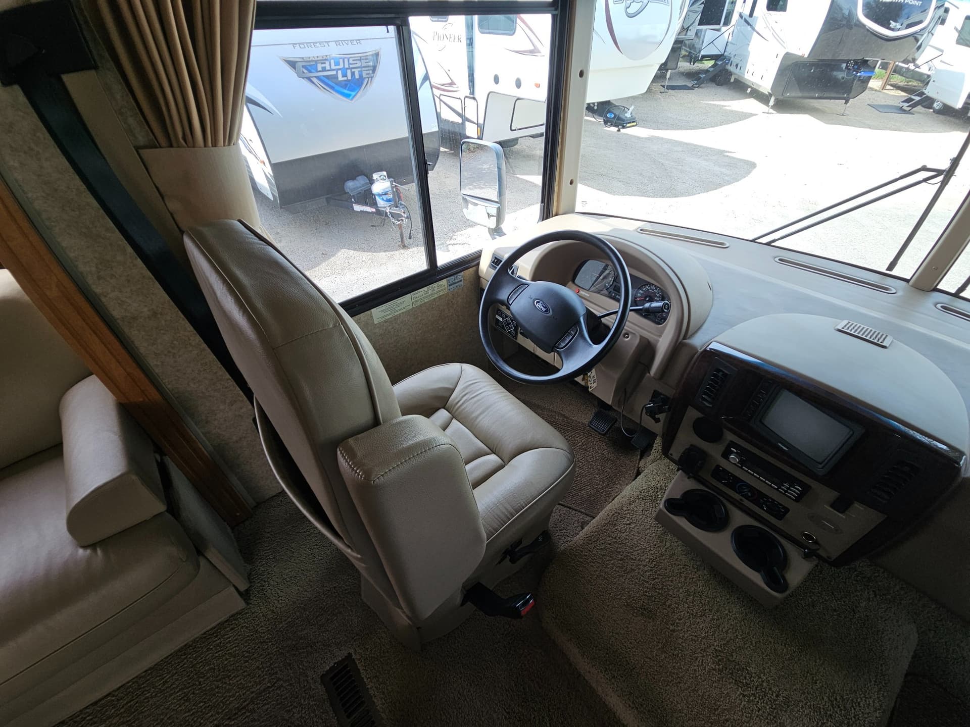 2009 Winnebago 2009 Winnebago Vista - thumbnail 30